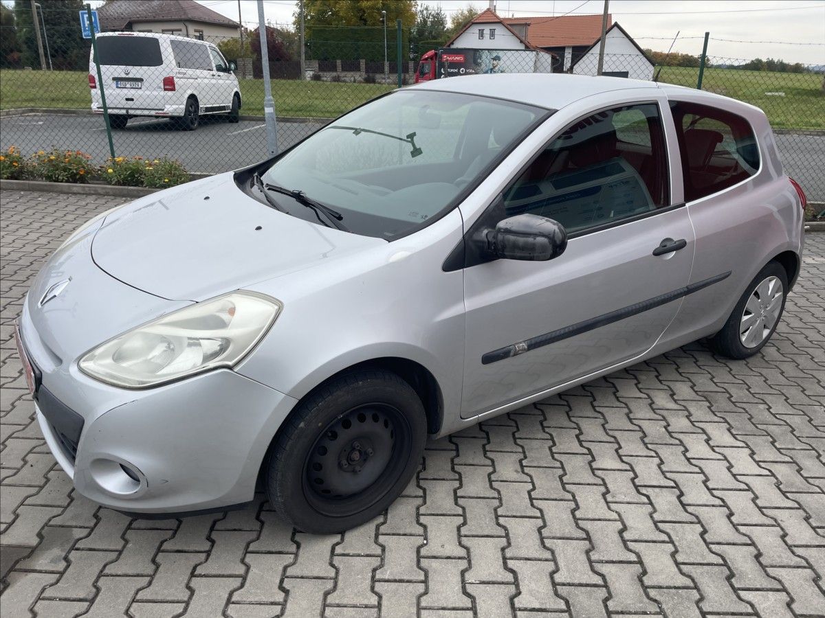 Renault Clio, 1,2 i ČR 1.MAJITELKA STK 6/202 - fotka 4