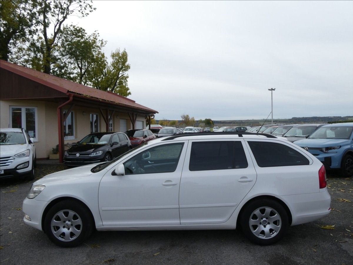 Škoda Octavia, 1,6 TDi 77kW 2x kola, závěs - fotka 5
