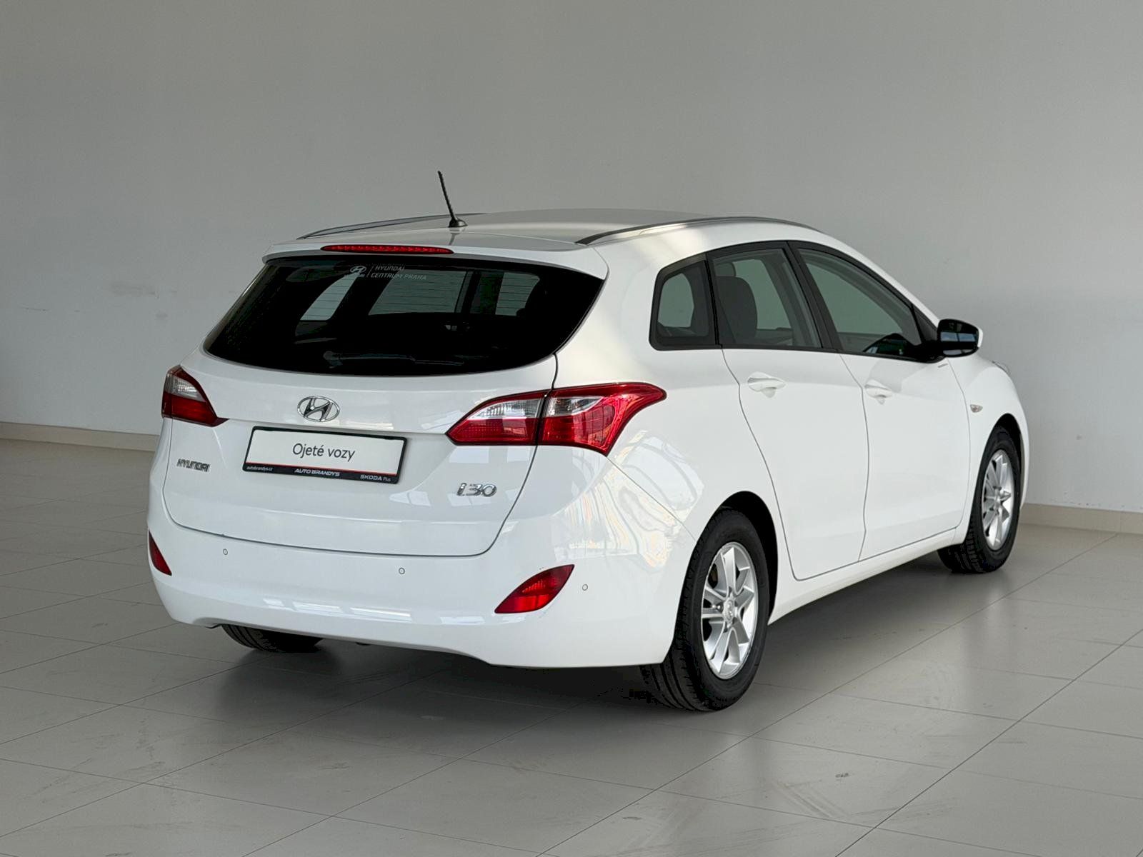 Hyundai i30, 1.6 MPI 88 kW Trikolor Komfort - fotka 2
