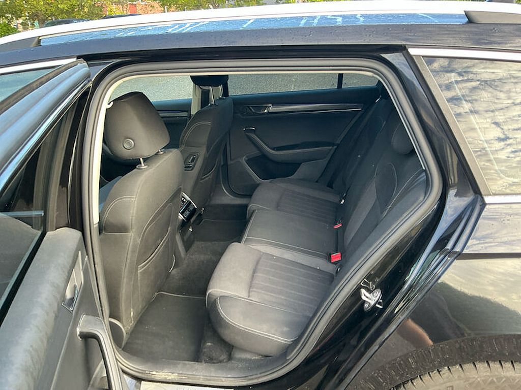 Škoda Superb, 2.0TDi 110kw elegance 1.majite - fotka 6