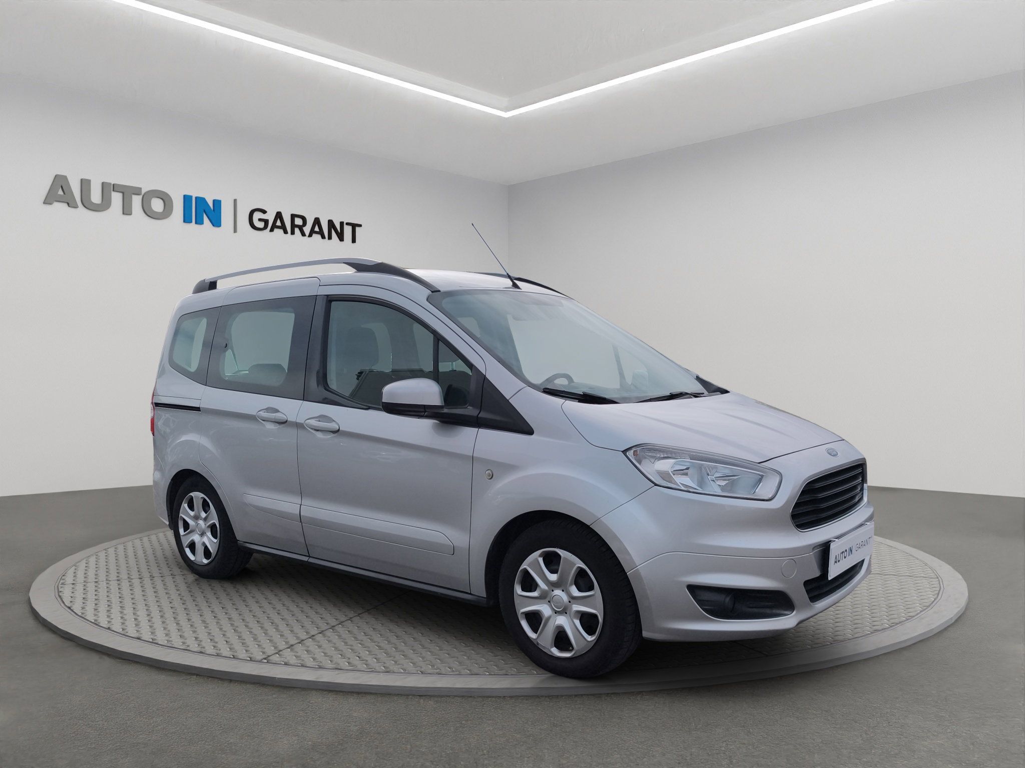 Ford Tourneo Courier, TREND 1.0 EcoBoost 74kW, ČR - fotka 3