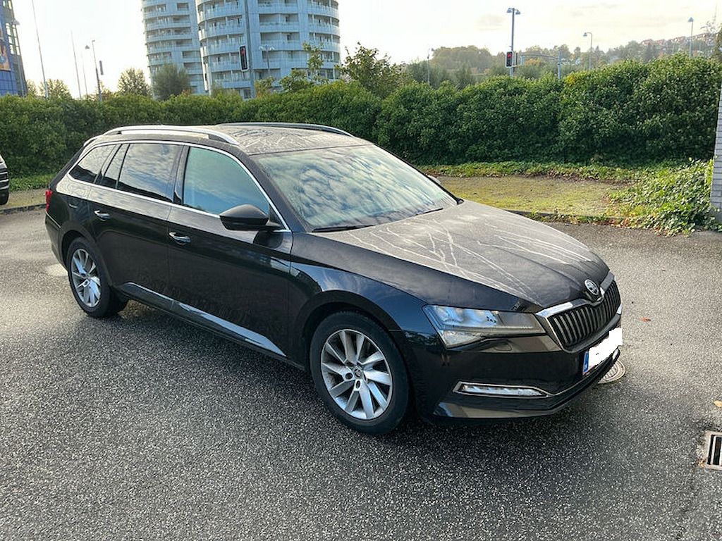 Škoda Superb, 2.0TDi 110kw elegance 1.majite - fotka 4