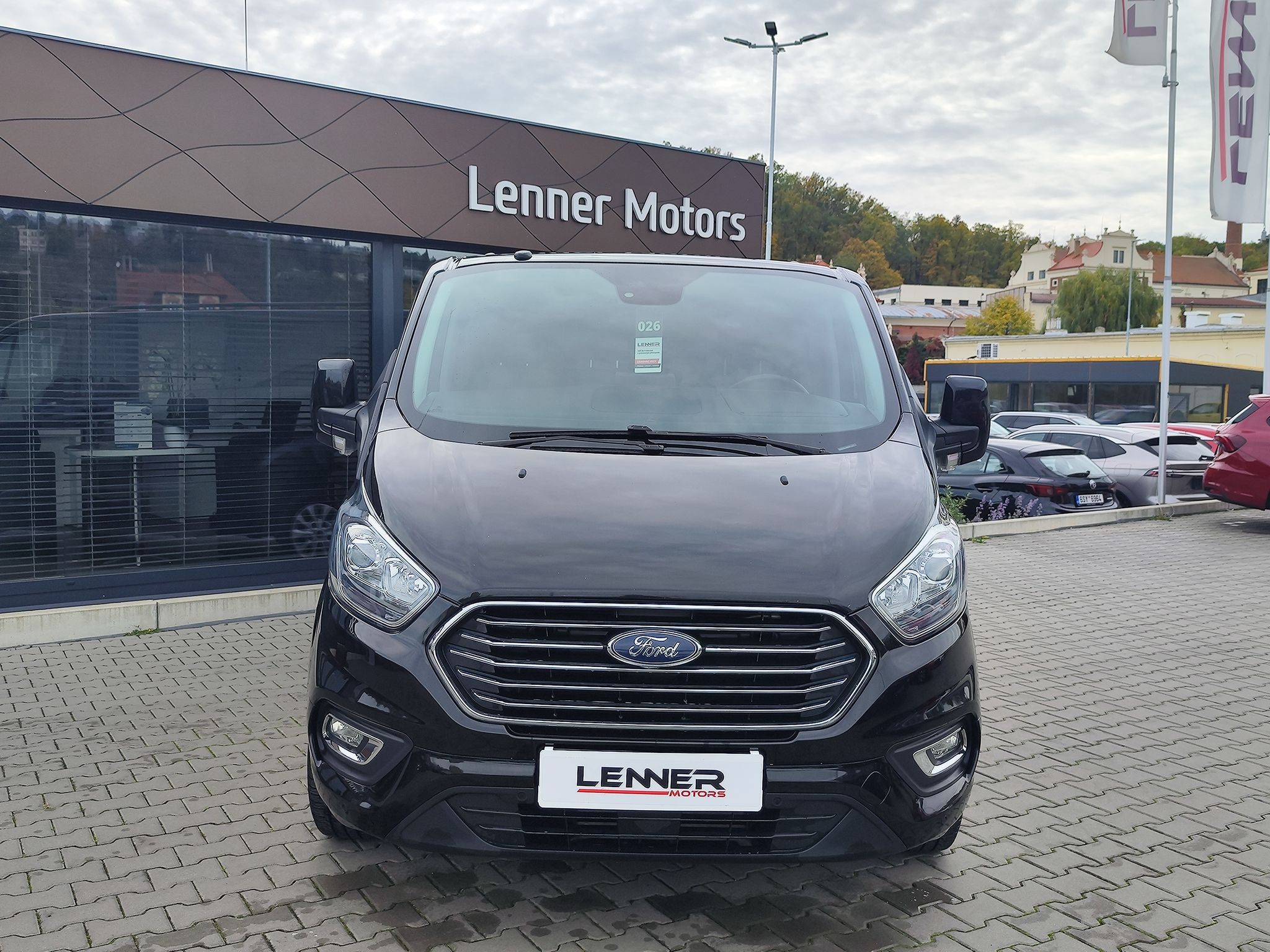 Ford Tourneo Custom, 2.0 EcoBlue/125kW Titanium L2 - fotka 2