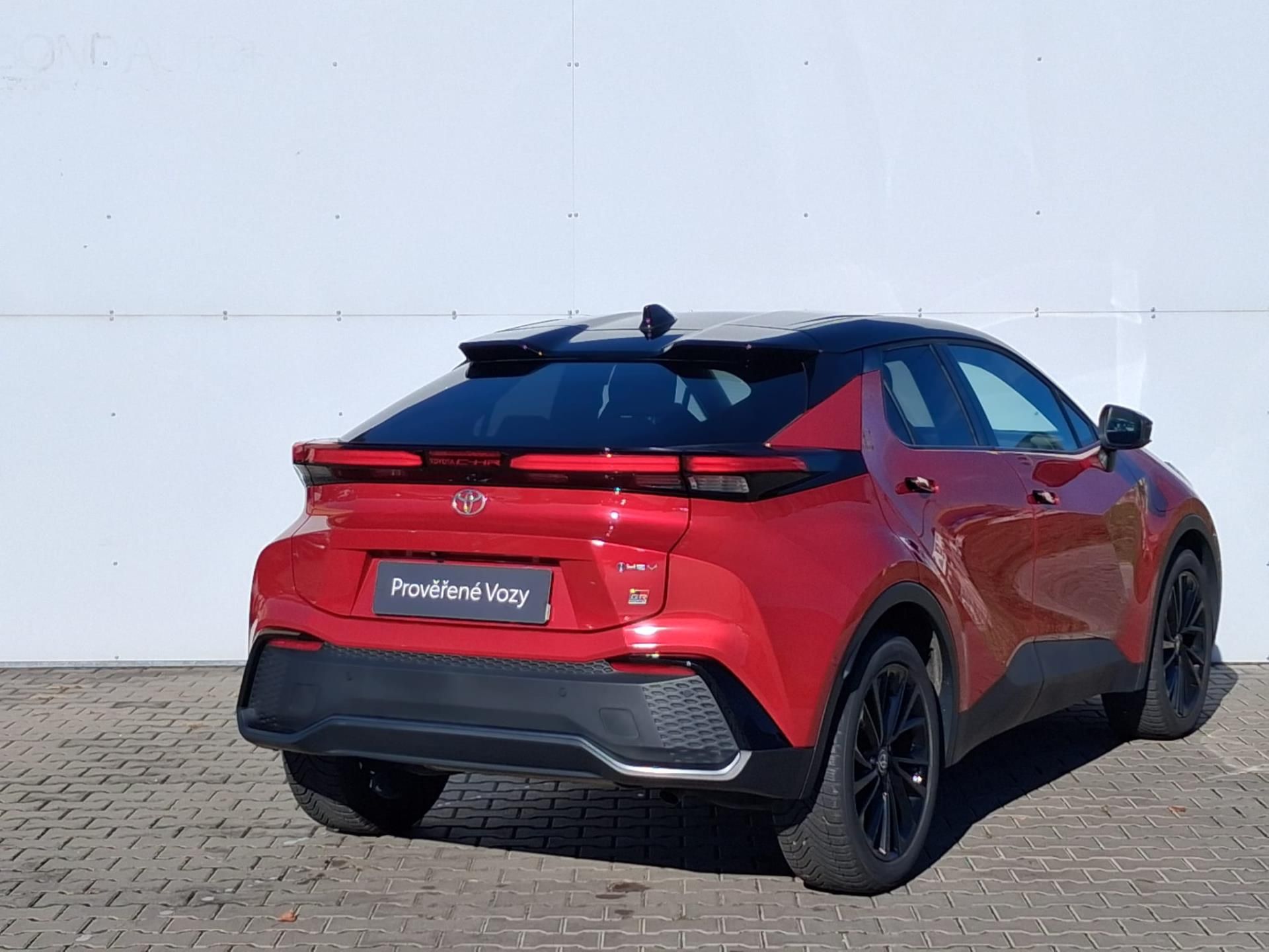 Toyota C-HR, 2,0 HEV e-CVT GR Sport - fotka 2