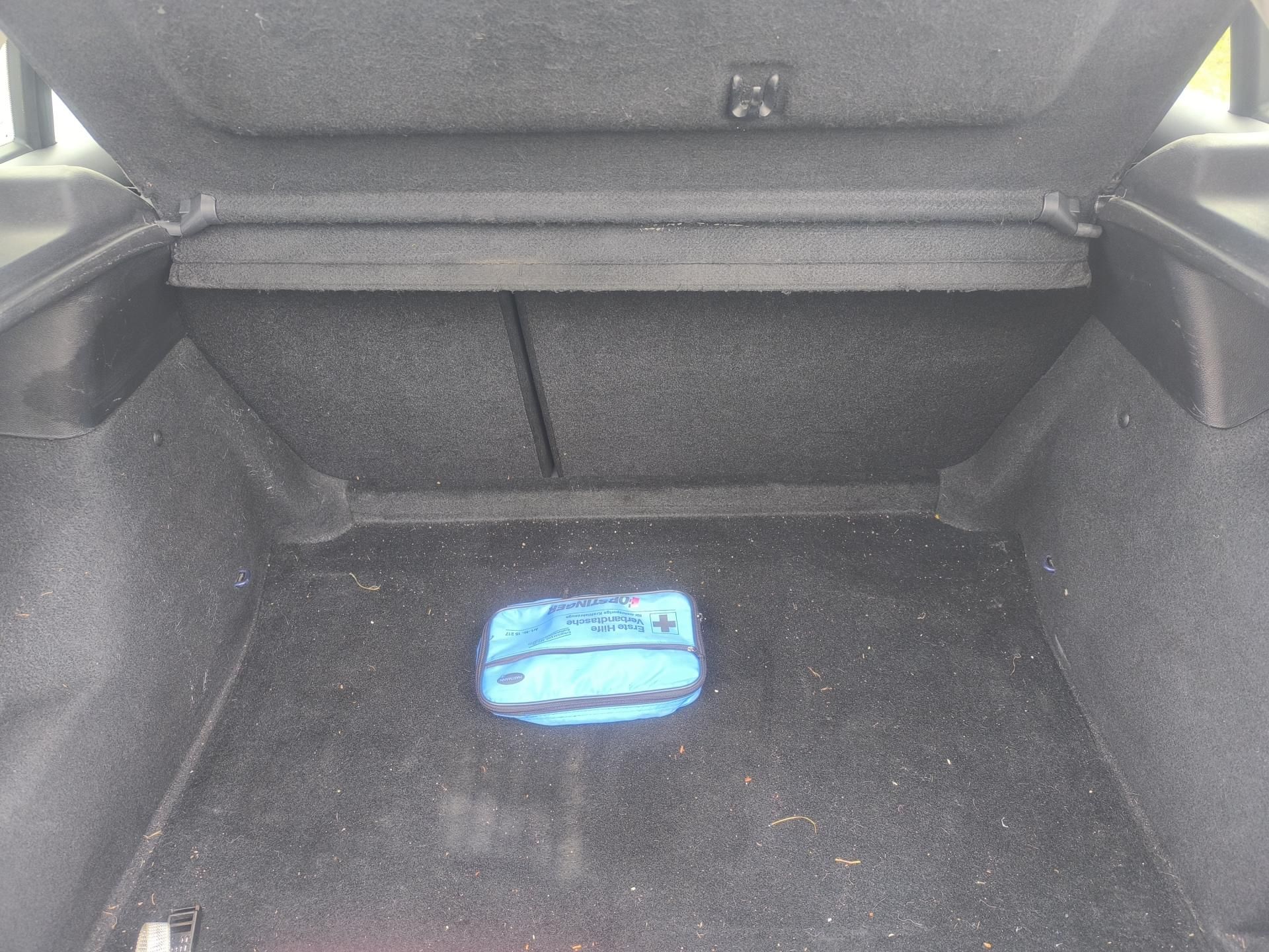 Seat Leon, TDI66KW,KRÁSNÝ,110KM, SERVISKA - fotka 6
