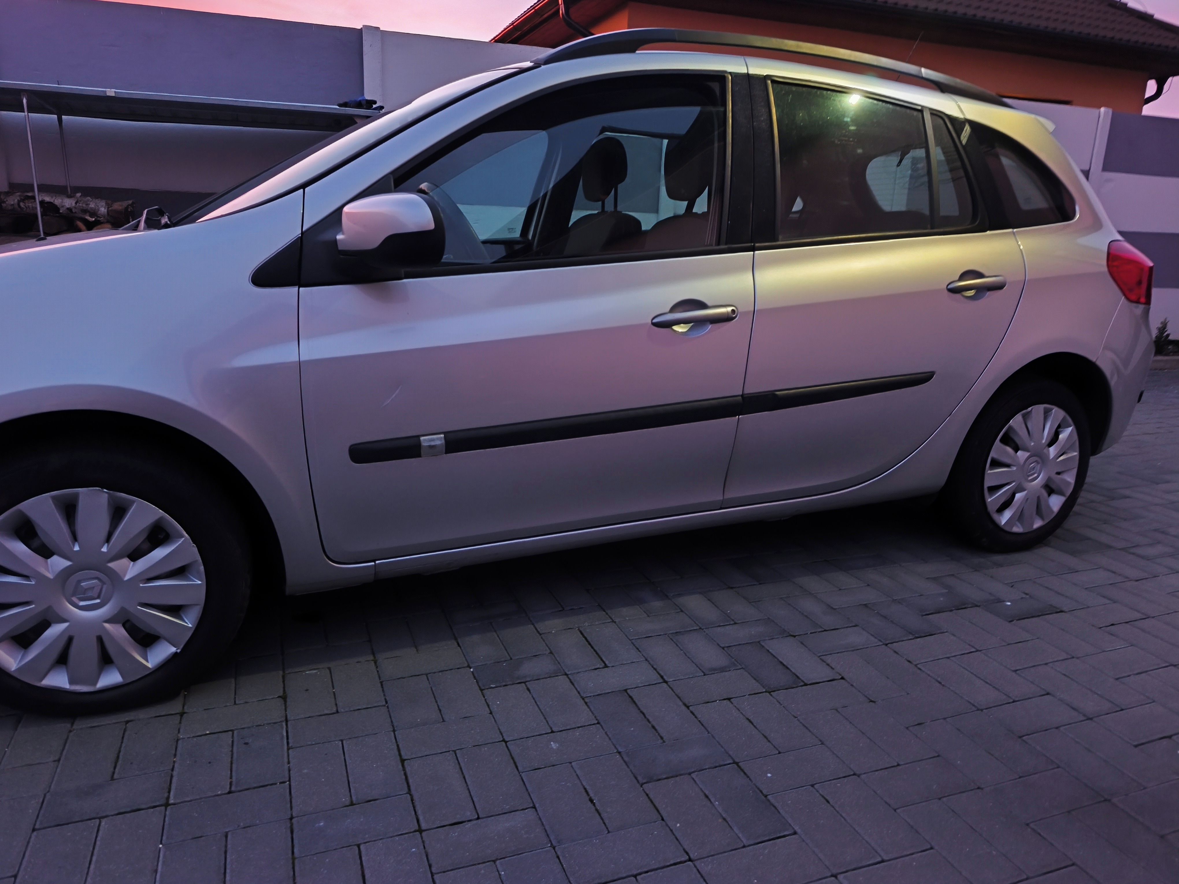 Renault Clio, Renault Clio kombi 1.2 16V - fotka 6