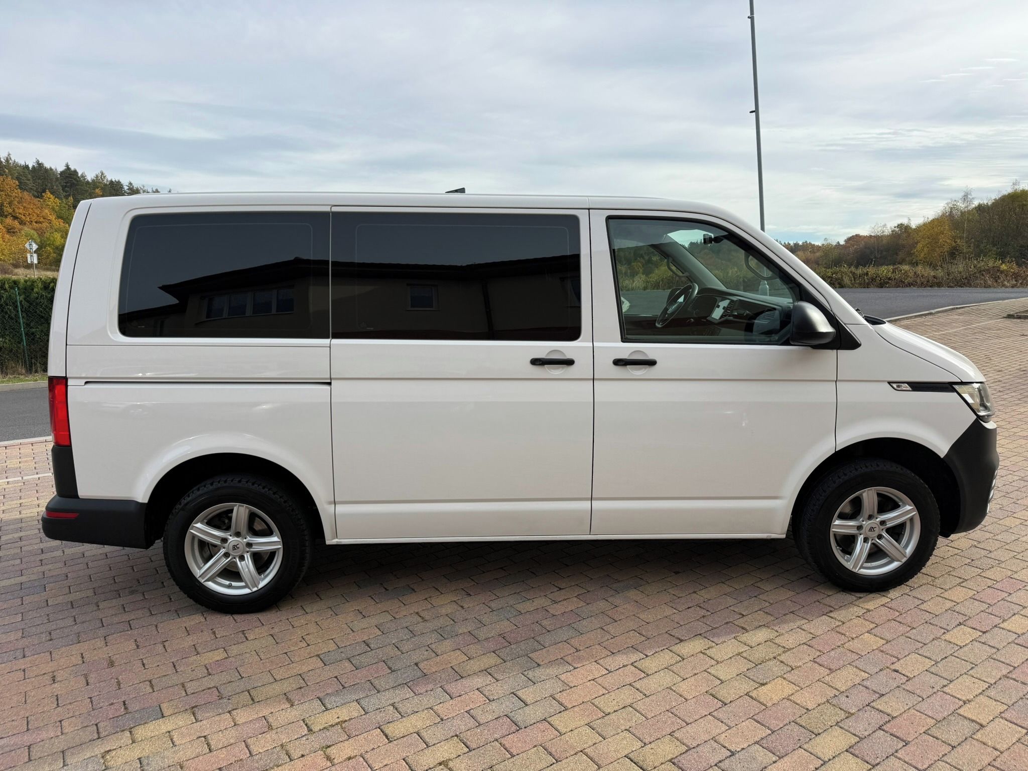 Volkswagen Transporter, T6.1 2.0 TDI 110kW 8 MÍST - fotka 6