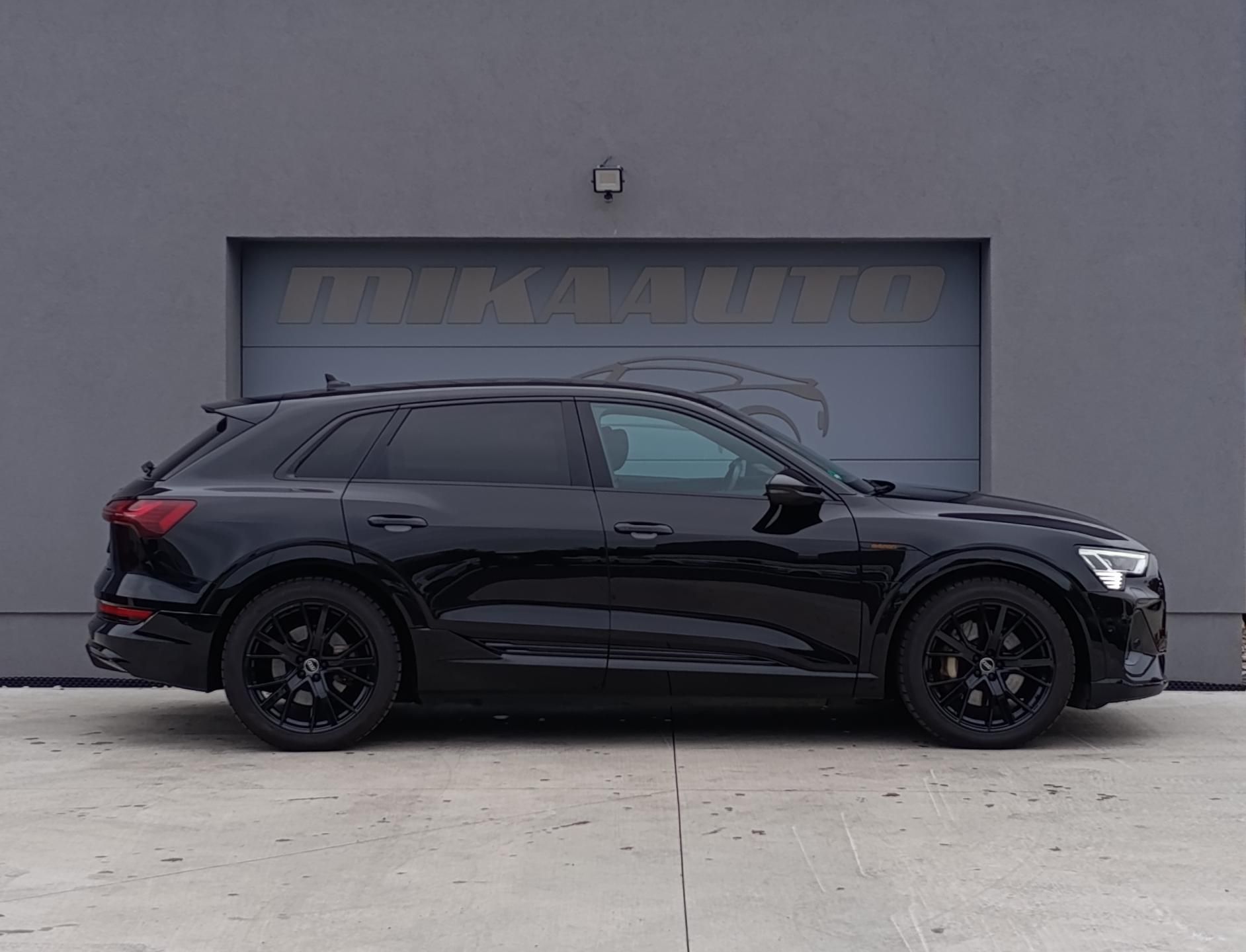 Audi e-tron, 55 300kW QUATTRO S-LINE - fotka 4