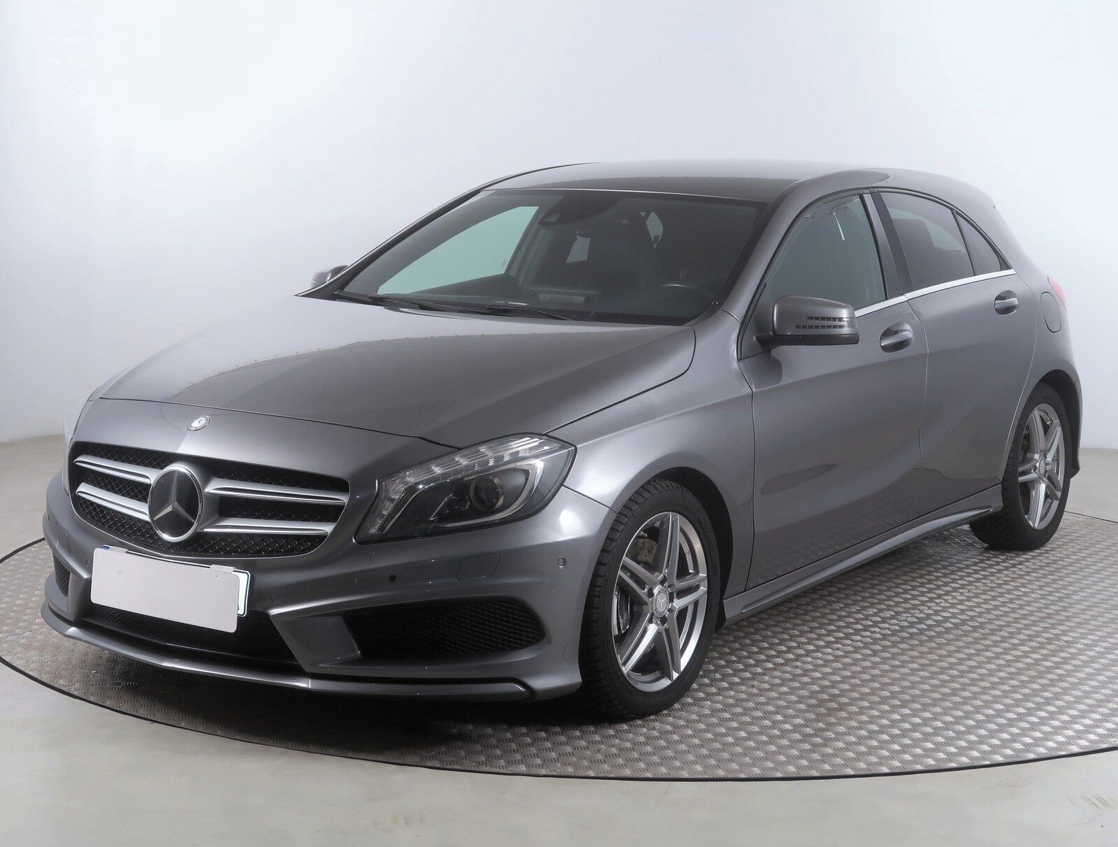 Mercedes-Benz Třídy A, 250 4MATIC, 4X4, Automat - fotka 2