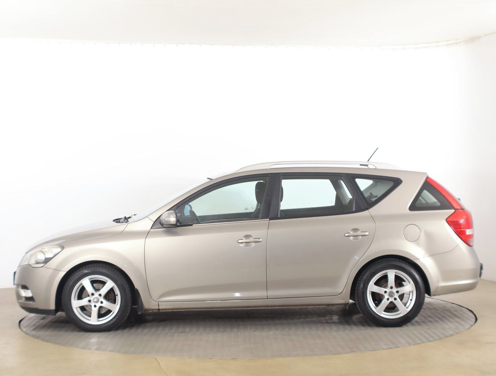 Kia Cee´d, 1.4 CVVT, Serv.kniha - fotka 3
