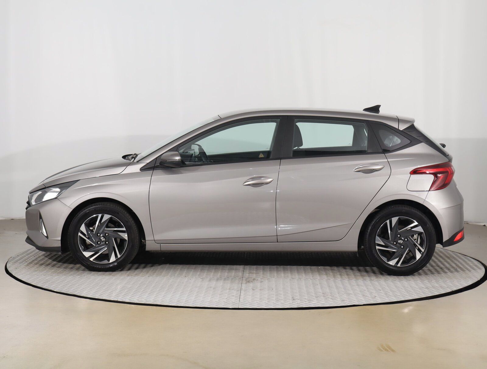 Hyundai i20, 1.0 T-GDI, Family, Automat - fotka 3