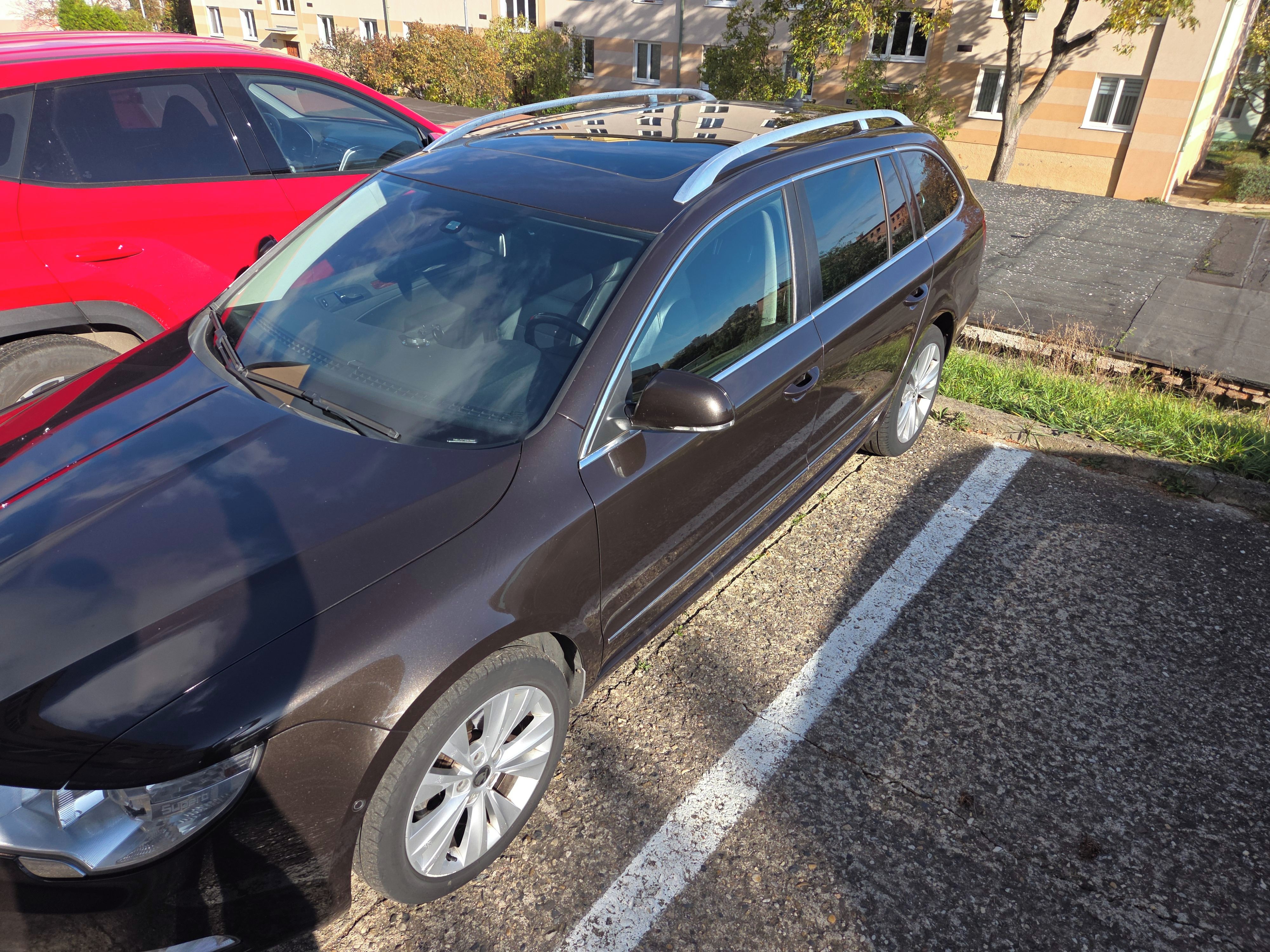 Škoda Superb, Superb combi 1,6tdi Kůže,panor - fotka 2