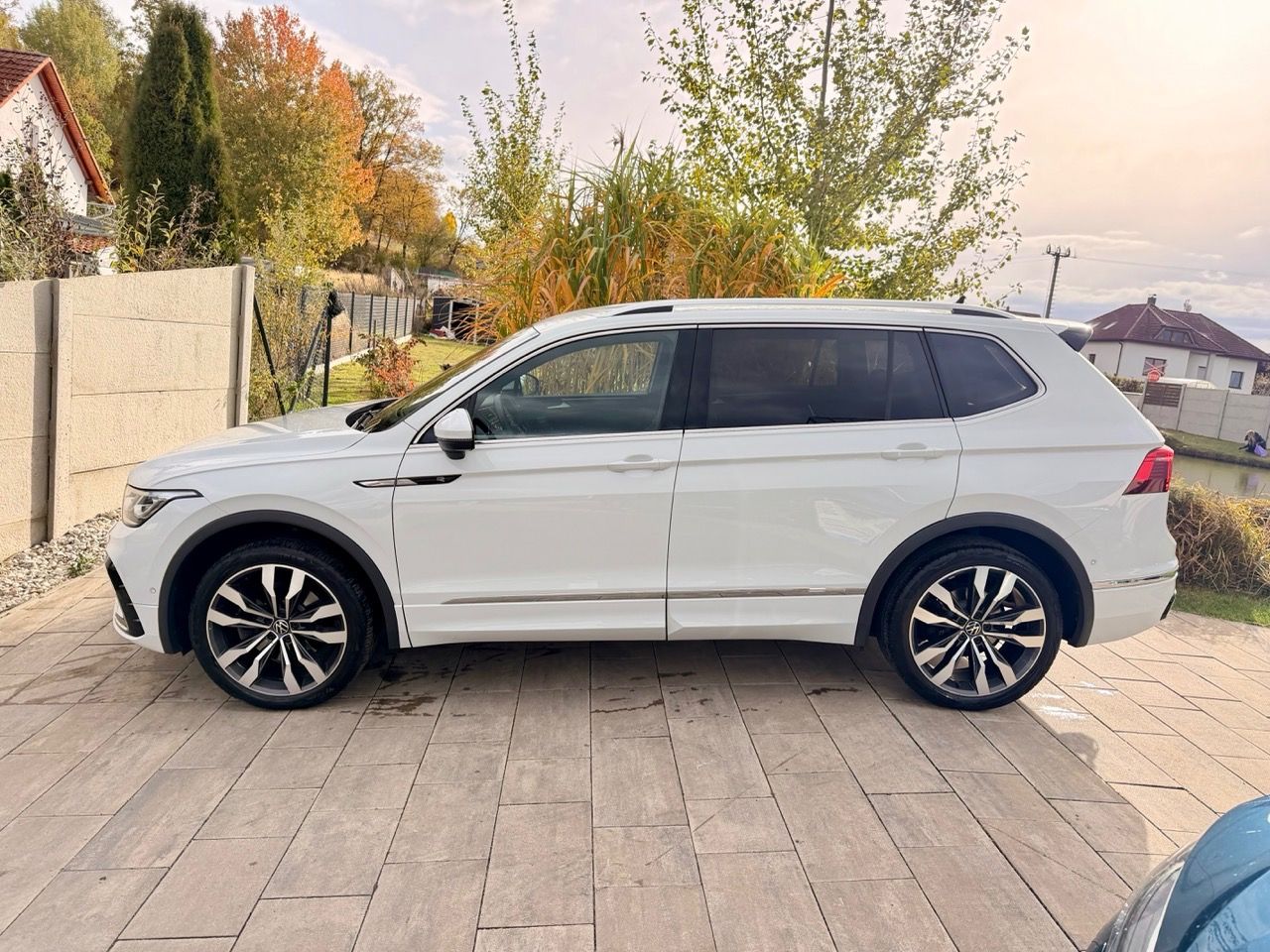Volkswagen Tiguan Allspace, R-Line 147kW 1.maj|ČR|Tažný - fotka 2