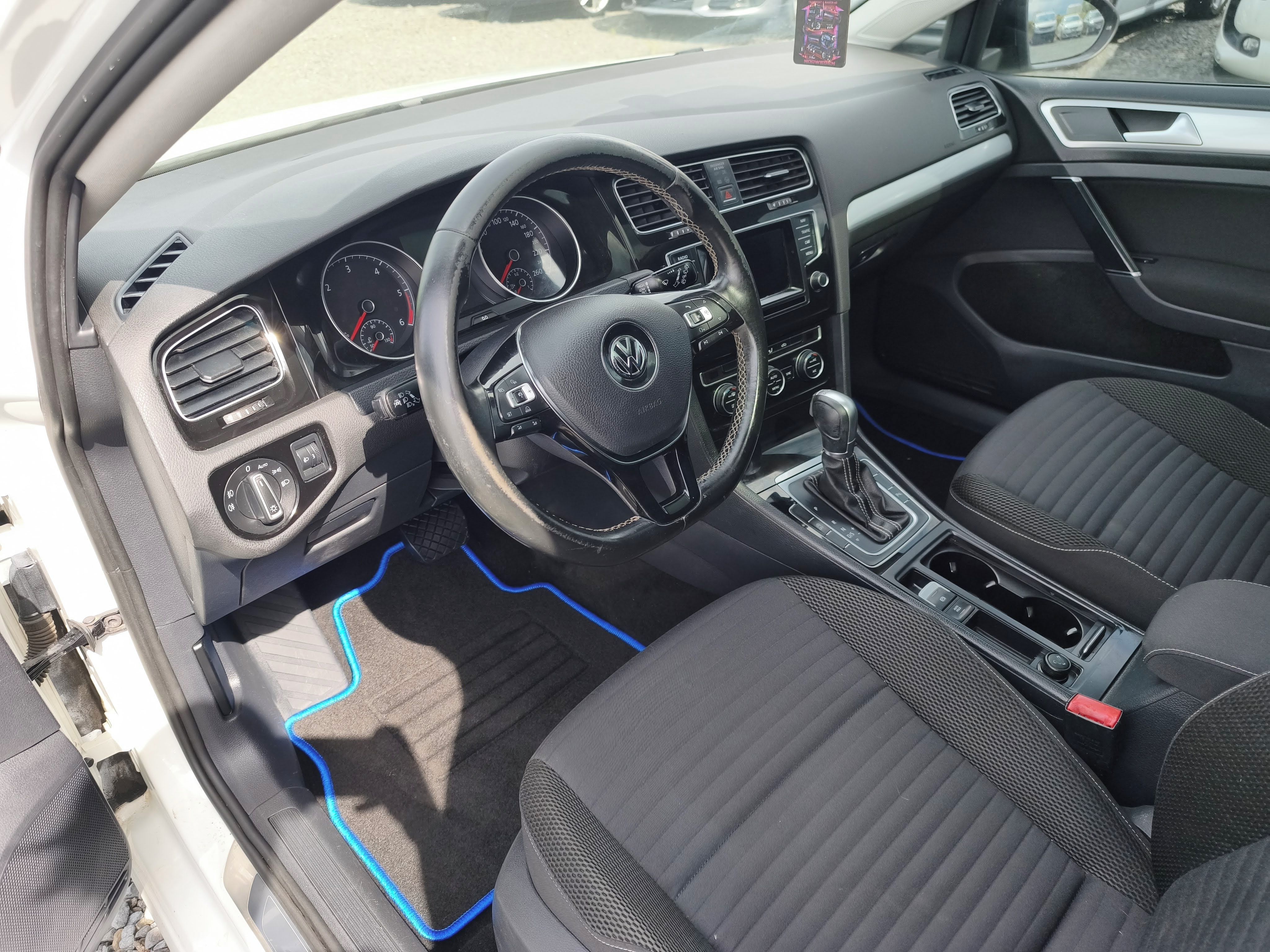 Volkswagen Golf - fotka 4