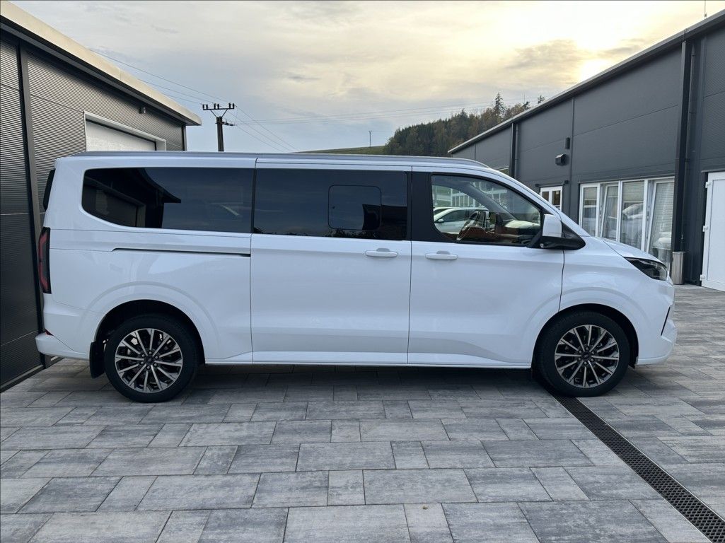 Ford Tourneo Custom, 2,0 170PS L2 TitaniumX A/T 4x4 - fotka 6