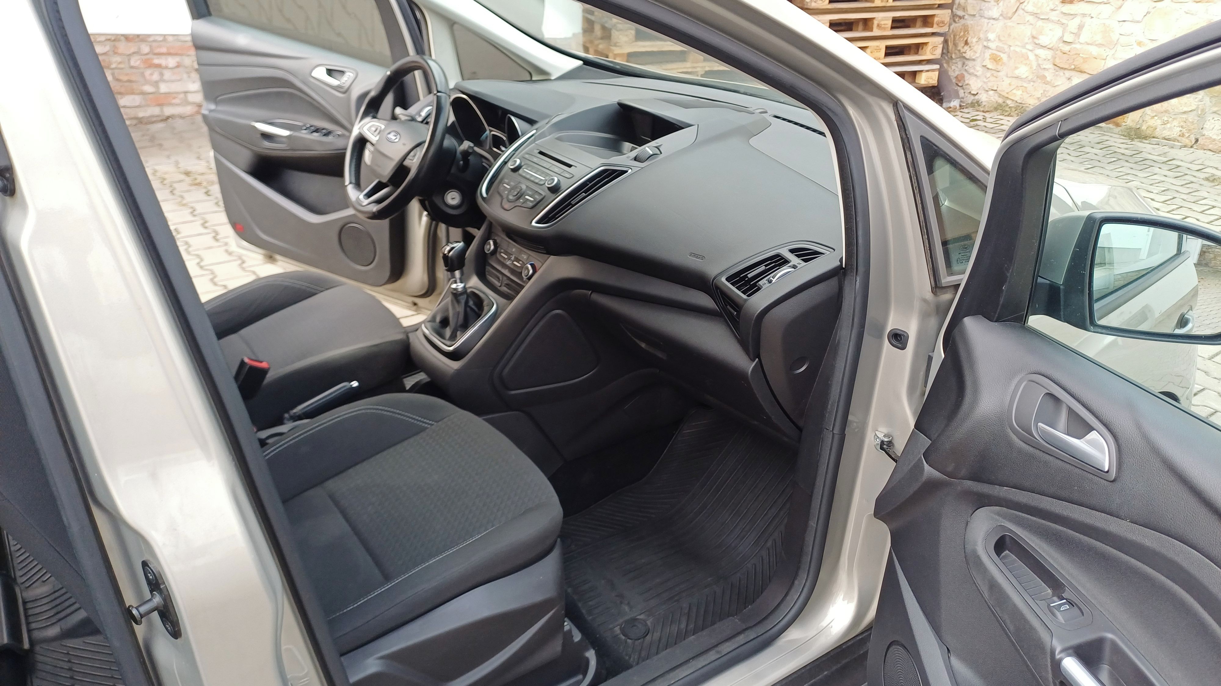 Ford Grand C-MAX, 1.5 tdci - fotka 5