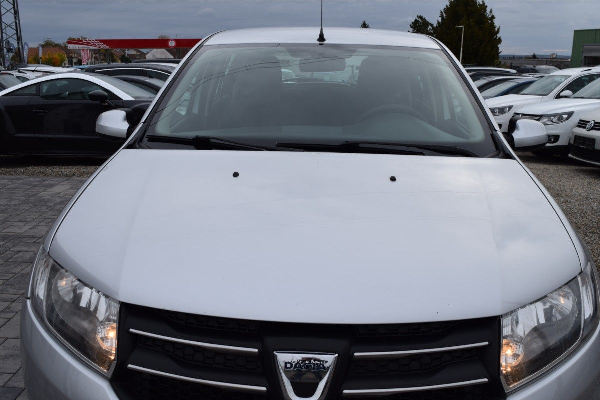 Dacia Sandero, 1,2 i 55KW PO SERVISE - fotka 3