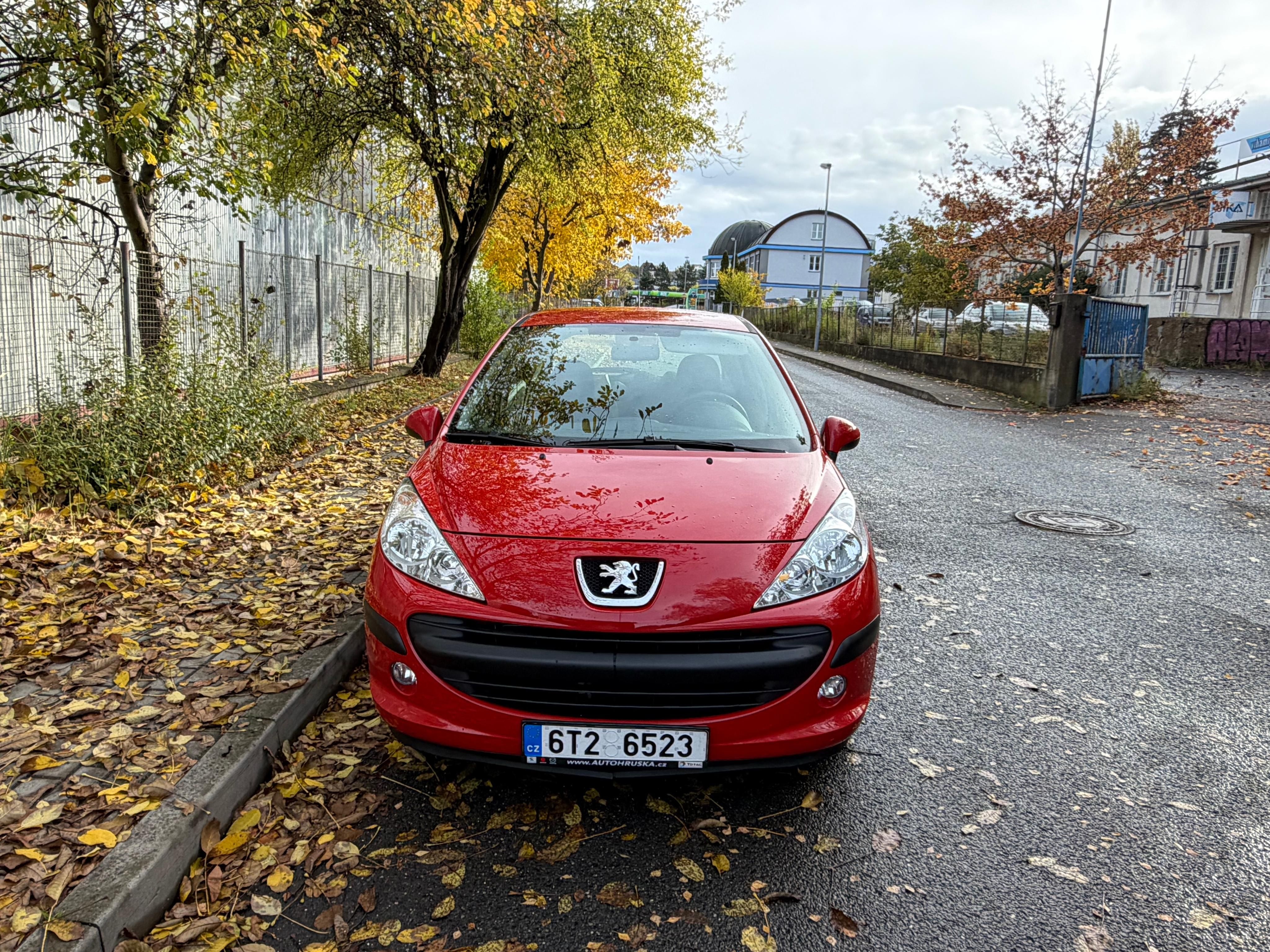 Peugeot 207, Peugeot 207 1.4 pouze 45000 km - fotka 2