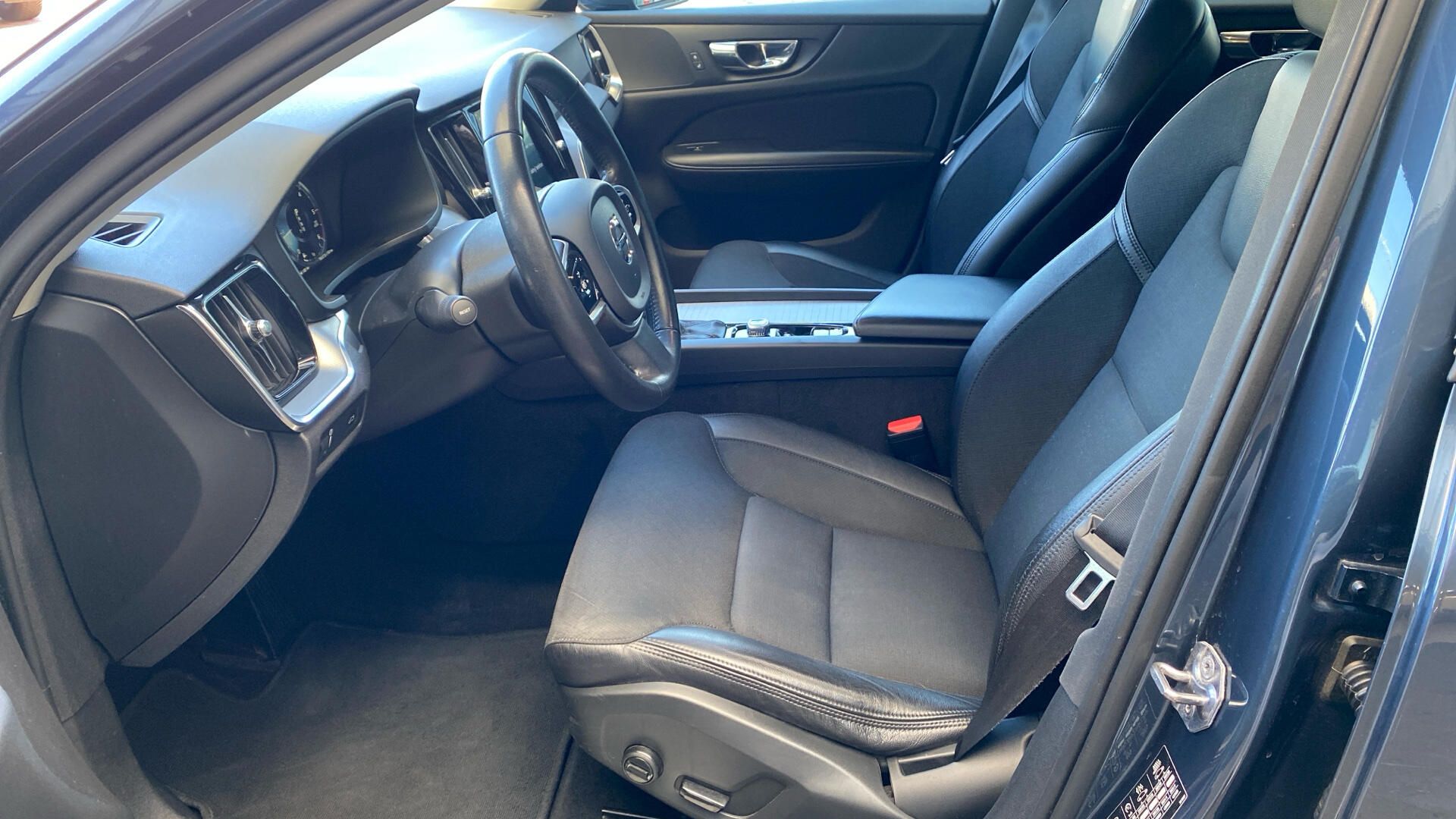 Volvo V60, Cross Country, D4 AWD Drive-E, - fotka 5