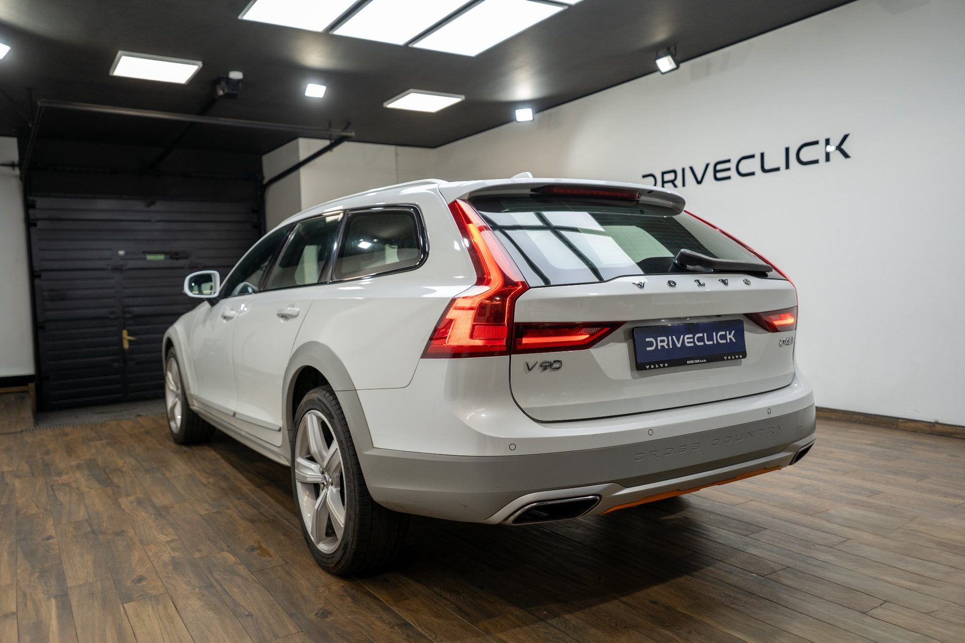 Volvo V90, Cross Country 2.0 140 kW - fotka 6