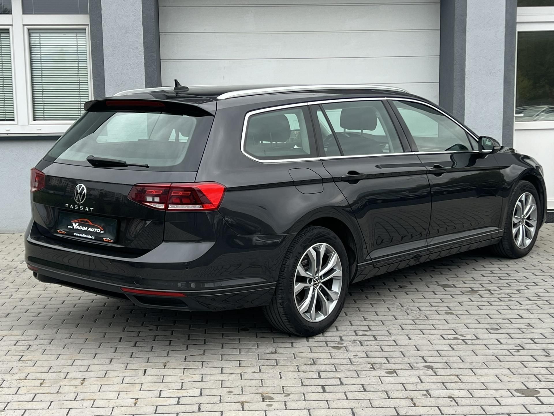 Volkswagen Passat, 1.5TSI 110kW DSG 1.MAJITEL ČR - fotka 4
