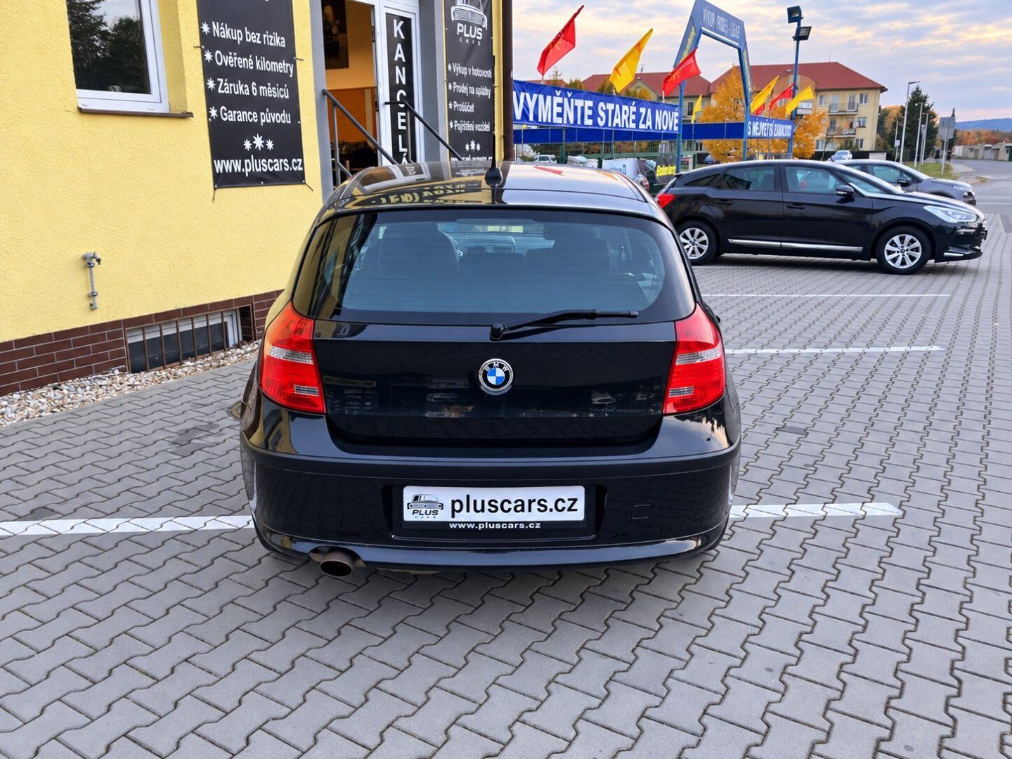 BMW Řada 1, 2,0i (90kW)*DIGI KLIMA* - fotka 4