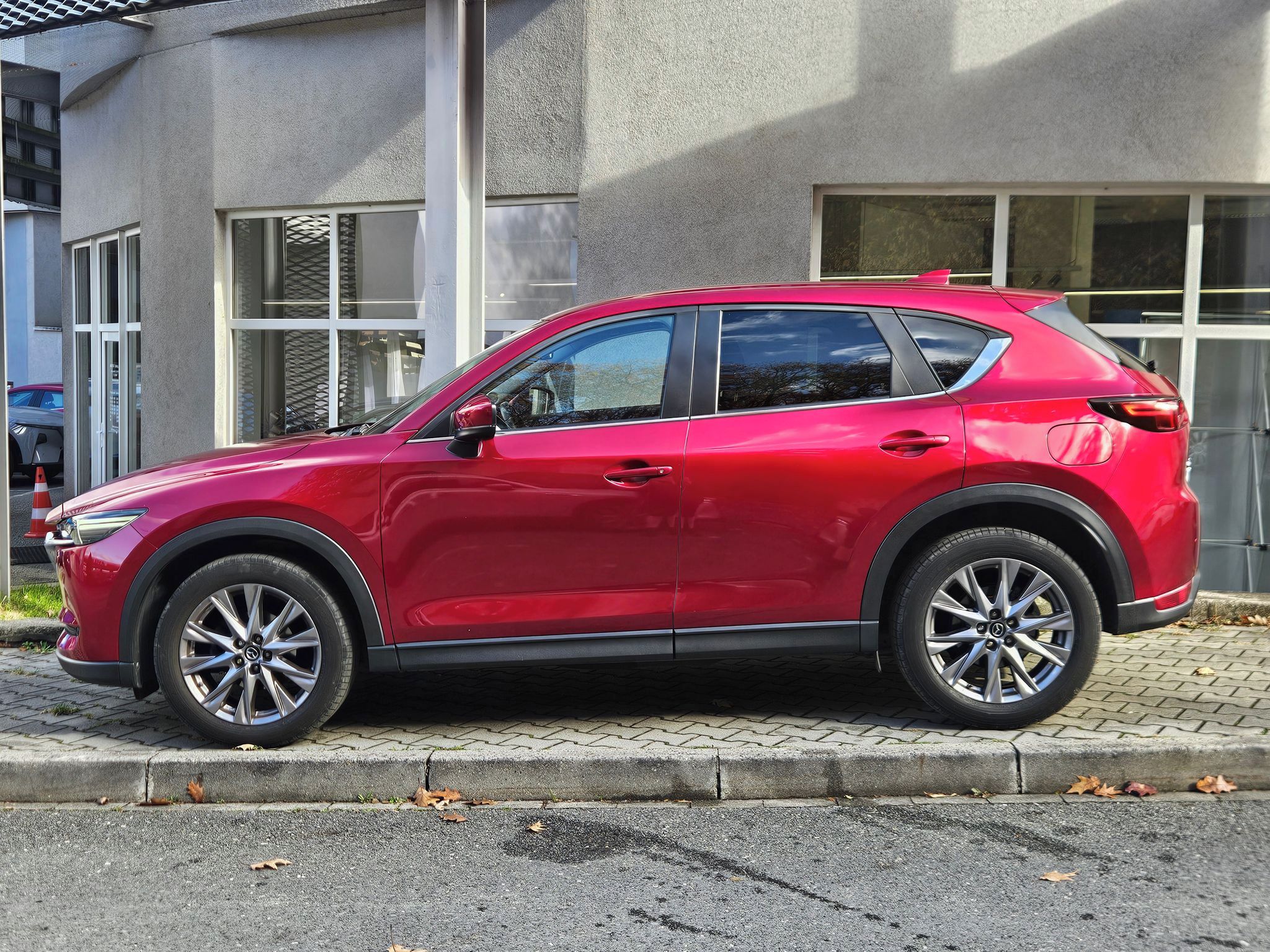 Mazda CX-5, 2,0 SKYACTIV-G, Takumi, 1.maj. - fotka 2
