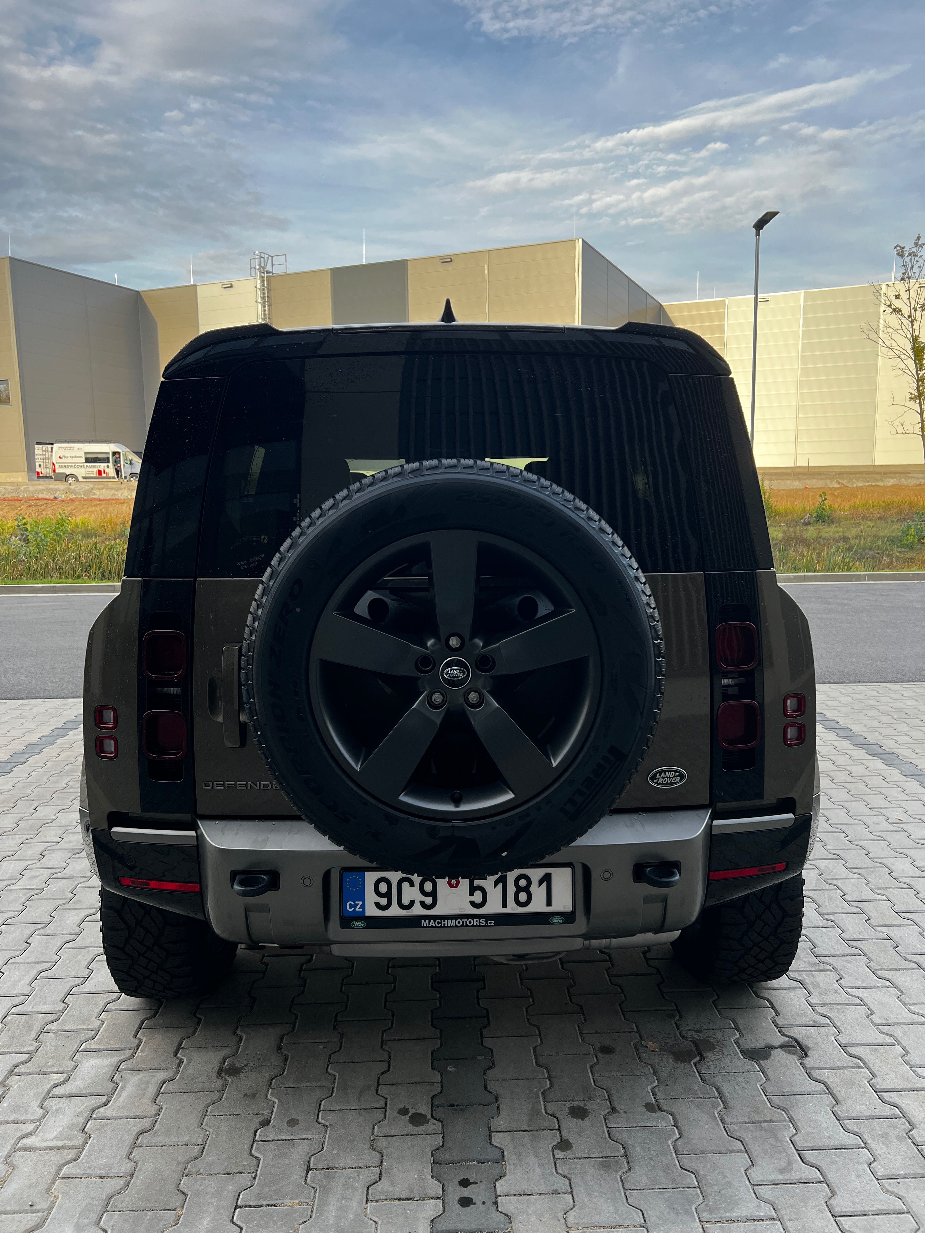 Land Rover Defender, Land Rover Defender 110 D300 - fotka 5