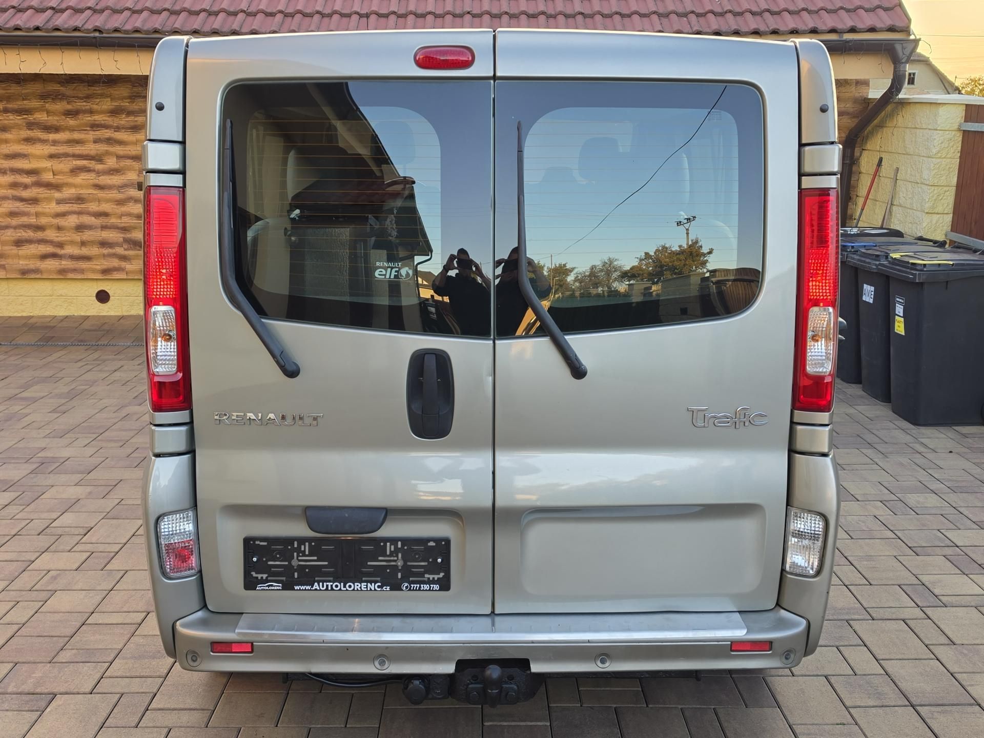 Renault Trafic, 2.0dCi 84kW 9-MÍST*AC*TAŽNÉ* - fotka 4