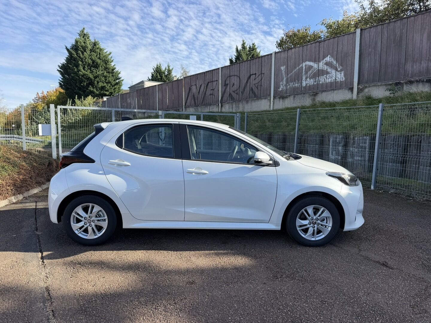 Toyota Yaris, 1.5 HEV 116k Comfort Business - fotka 3