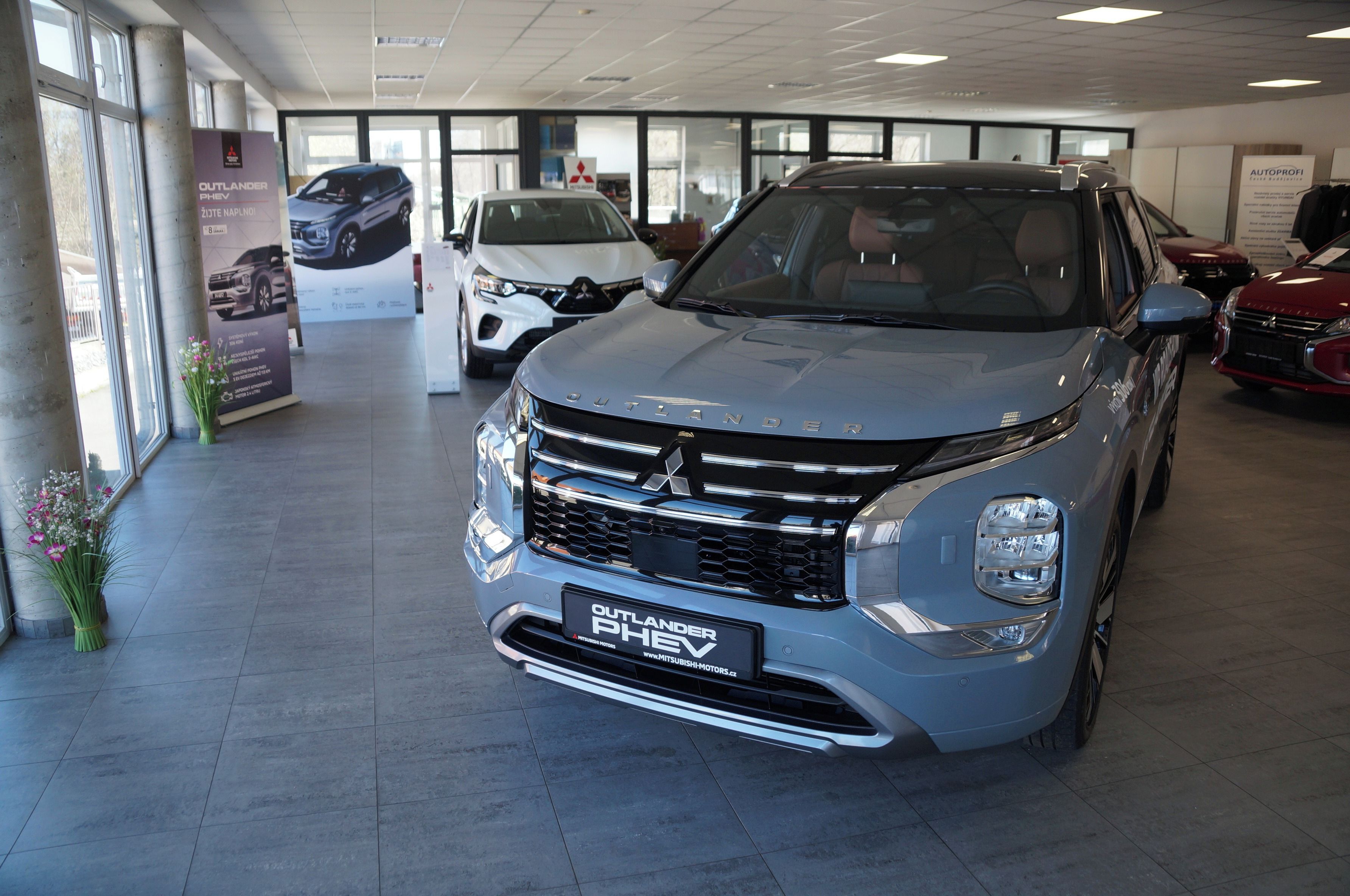 Mitsubishi Outlander, PHEV 2,4L INTENSE