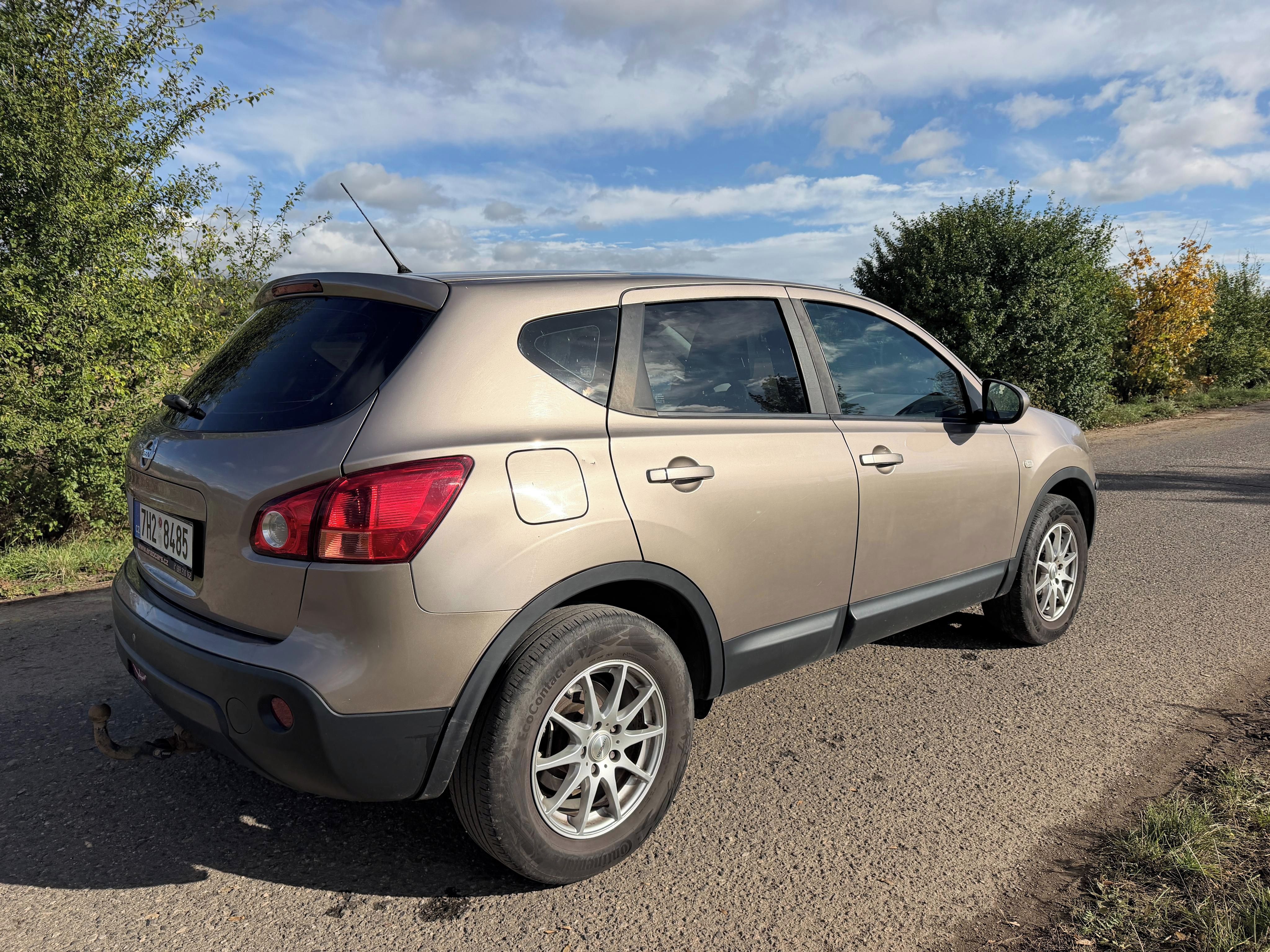 Nissan Qashqai, Nissan Qashqai 2,0 i, 4x4 - fotka 6