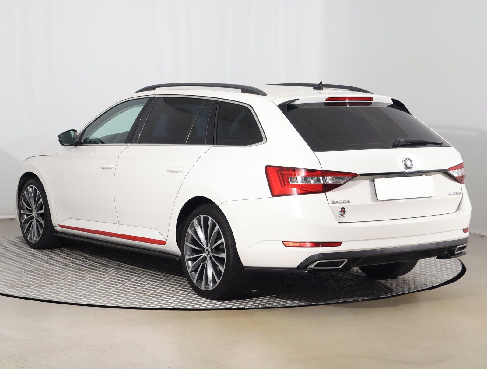Škoda Superb, 2.0 TDI - fotka 4