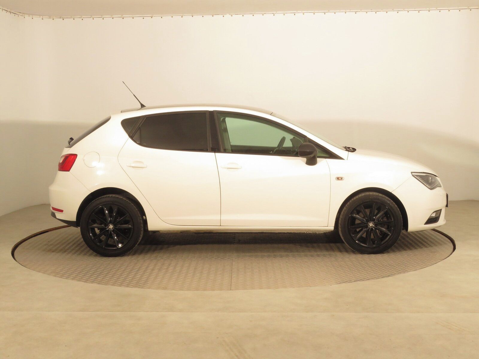 Seat Ibiza, 1.0 TSI, Automat - fotka 6