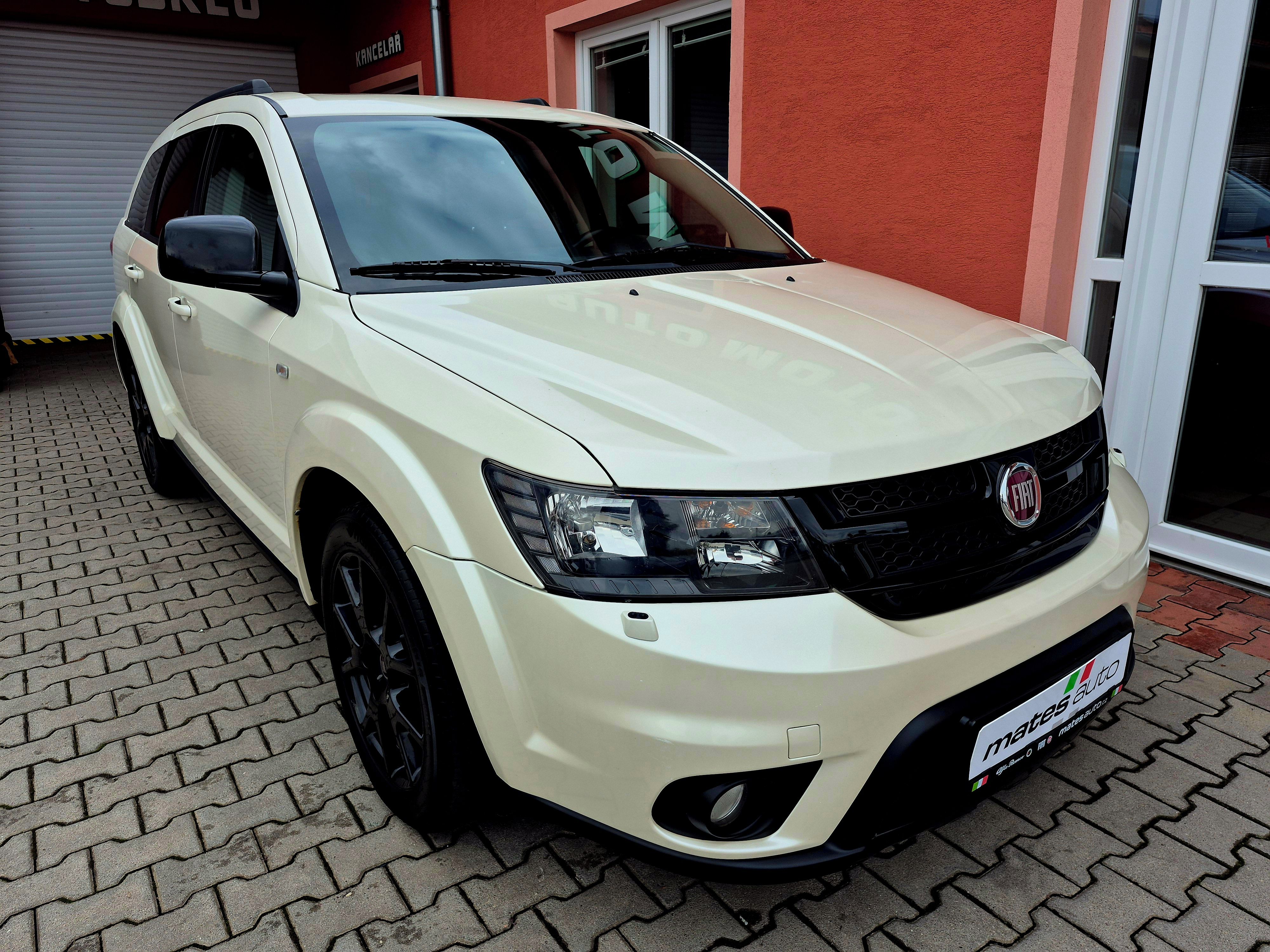 Fiat Freemont, 2.0 MJ 125 kW Black Code TAŽNÉ - fotka 4