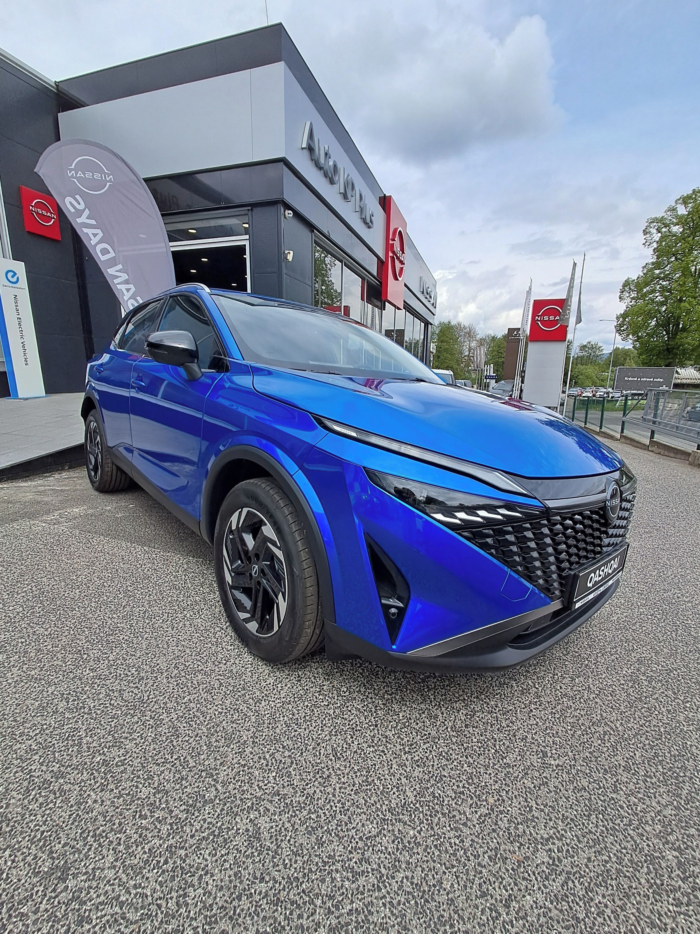 Nissan Qashqai, 1,3 DIG-T 158k AT N-CONNECTA - fotka 3
