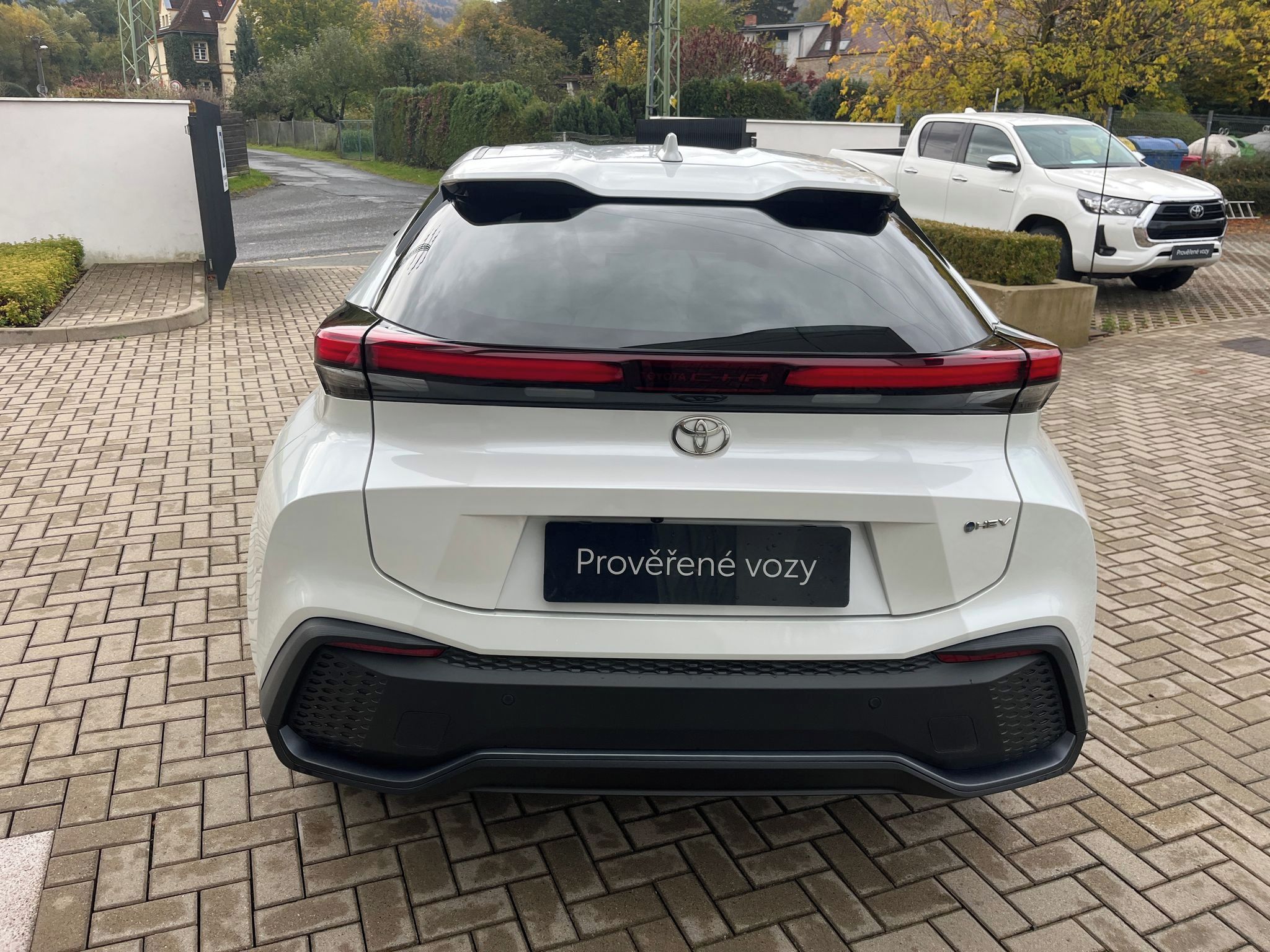 Toyota C-HR, 1.8 Hybrid e-CVT Style - fotka 5