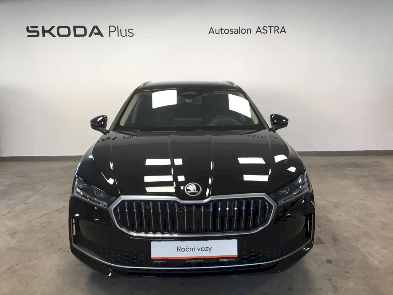 Škoda Superb, Combi L&K DSG 2.0 TDI 110 kW - fotka 4