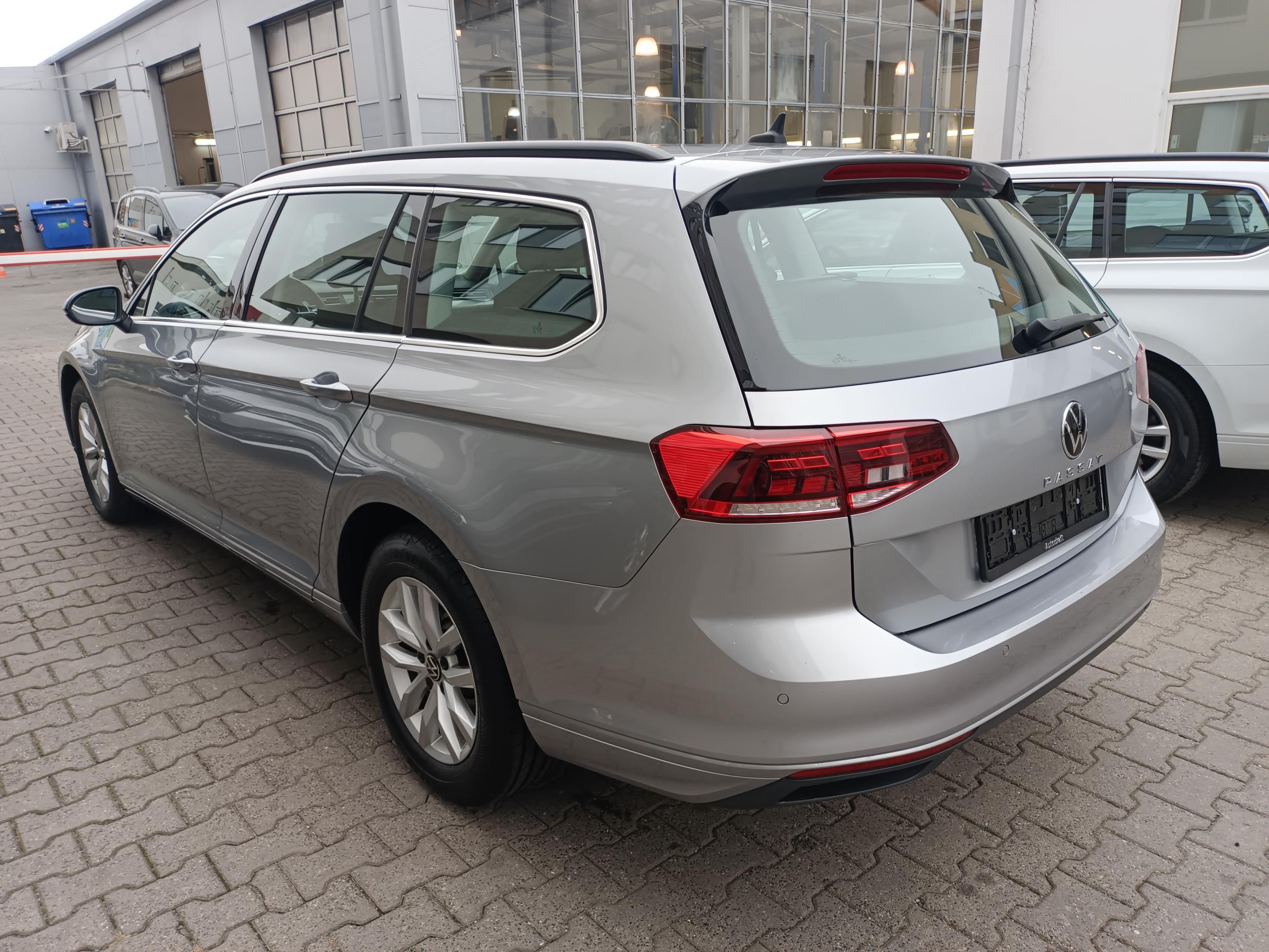 Volkswagen Passat Variant, 2.0 TDI 110kW Manuál / Tažné - fotka 4