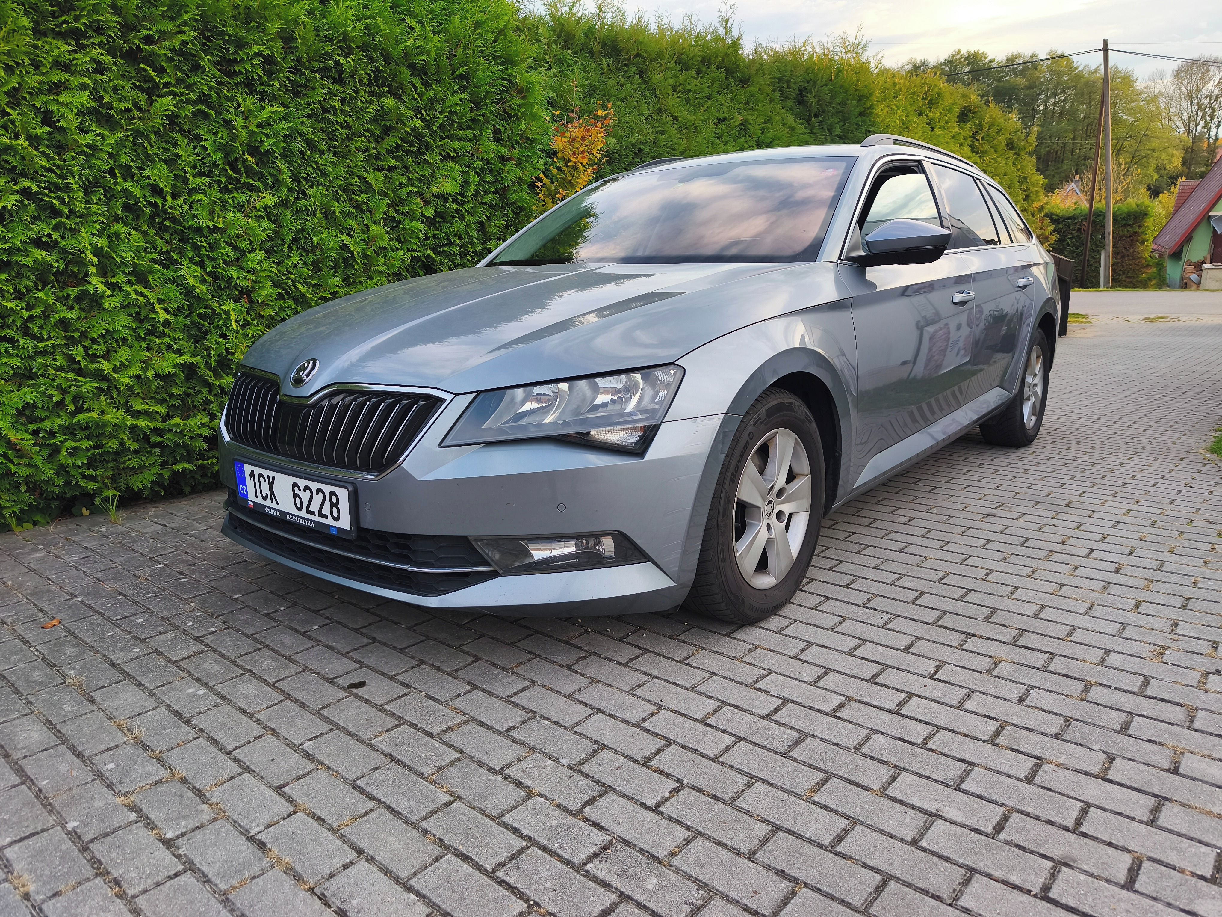 Škoda Superb, 1.6 TDI 88 kW - fotka 4