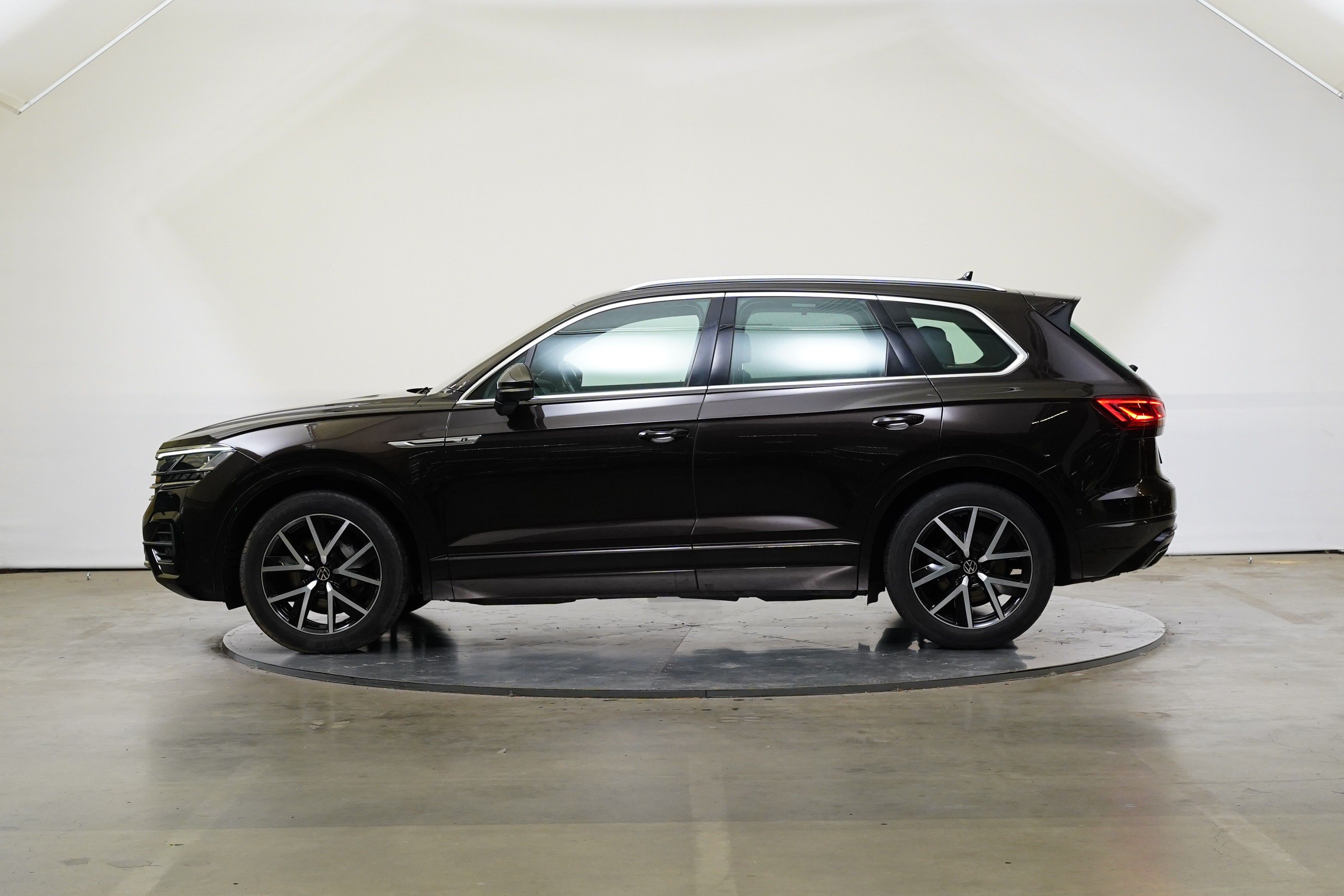 Volkswagen Touareg, 3.0 TDI 210 kW V6 R-Line - fotka 3