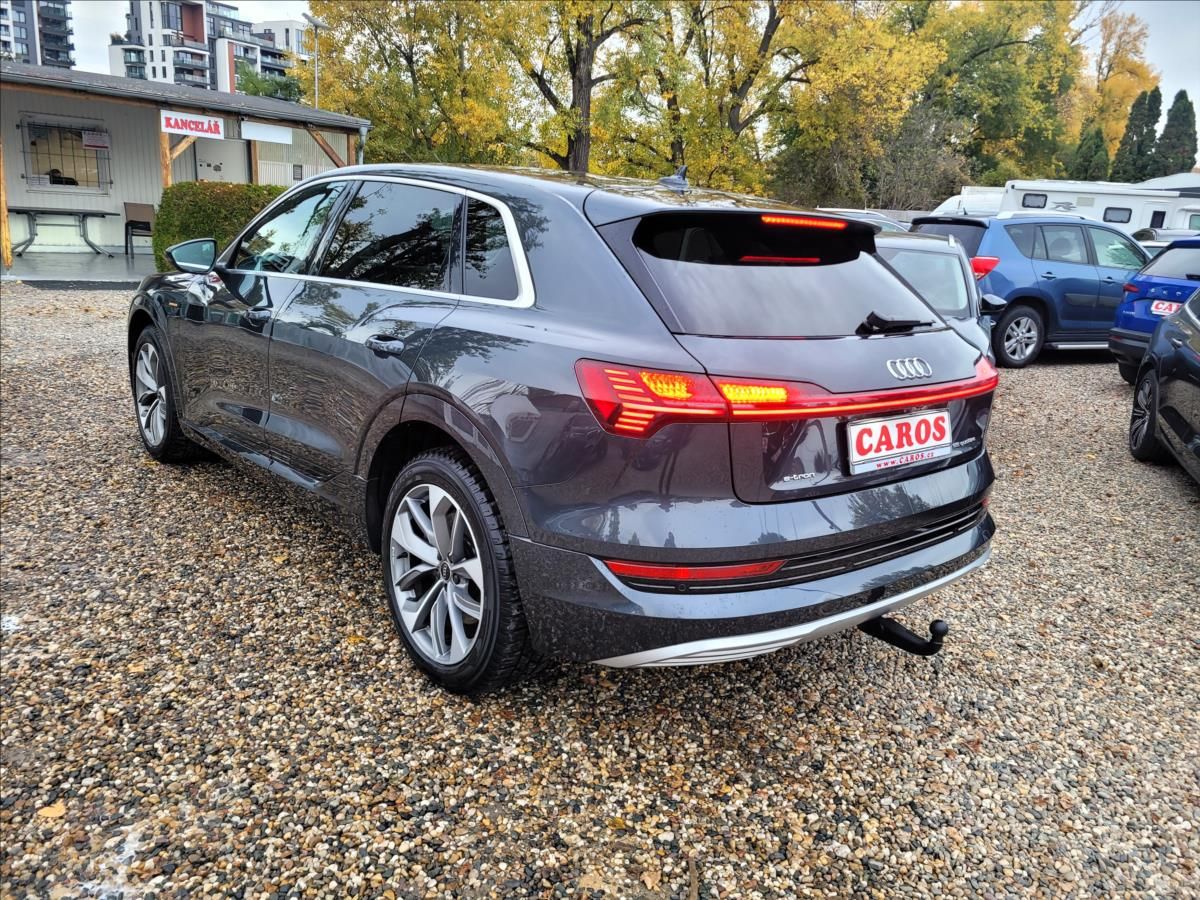 Audi e-tron, 55,95KWH,4x4,SOH 91,6%,tažné 1 - fotka 5
