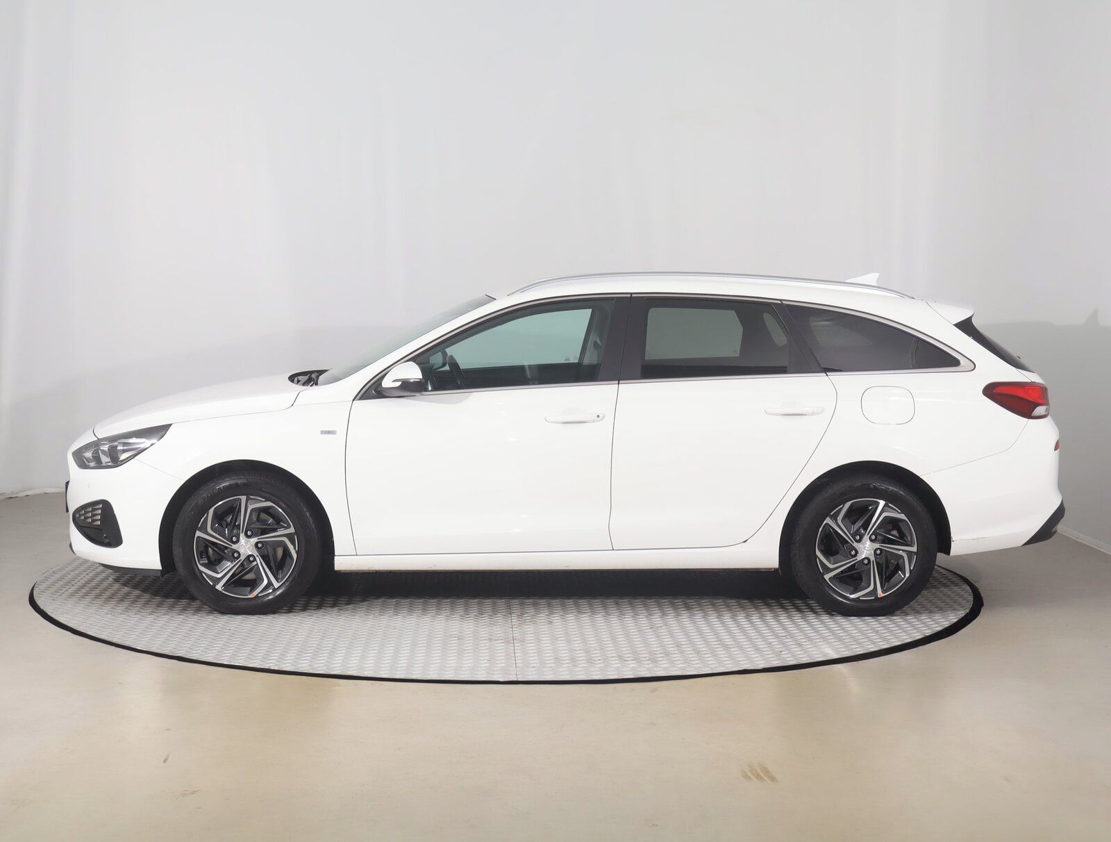 Hyundai i30, 1.5 T-GDI MHEV, Family - fotka 3