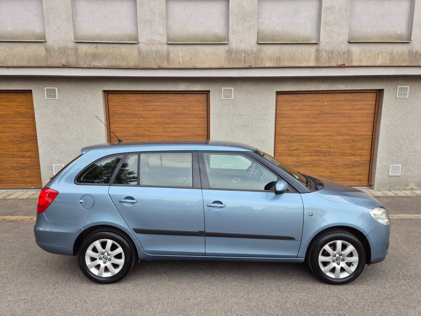 Škoda Fabia, 1.4 16V 63kW park.senzory - fotka 6