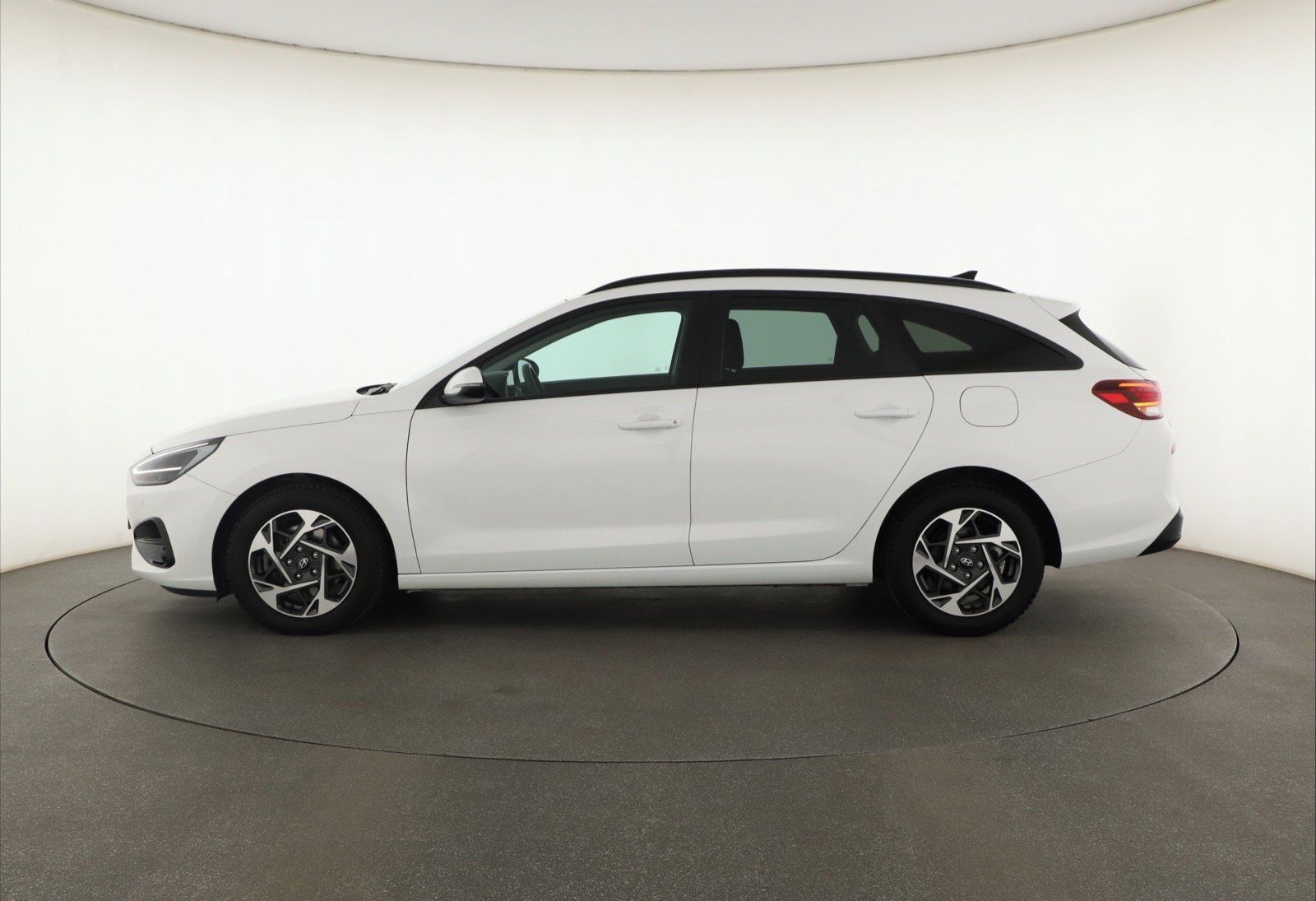 Hyundai i30, 1.5 T-GDI MHEV 48V - fotka 3