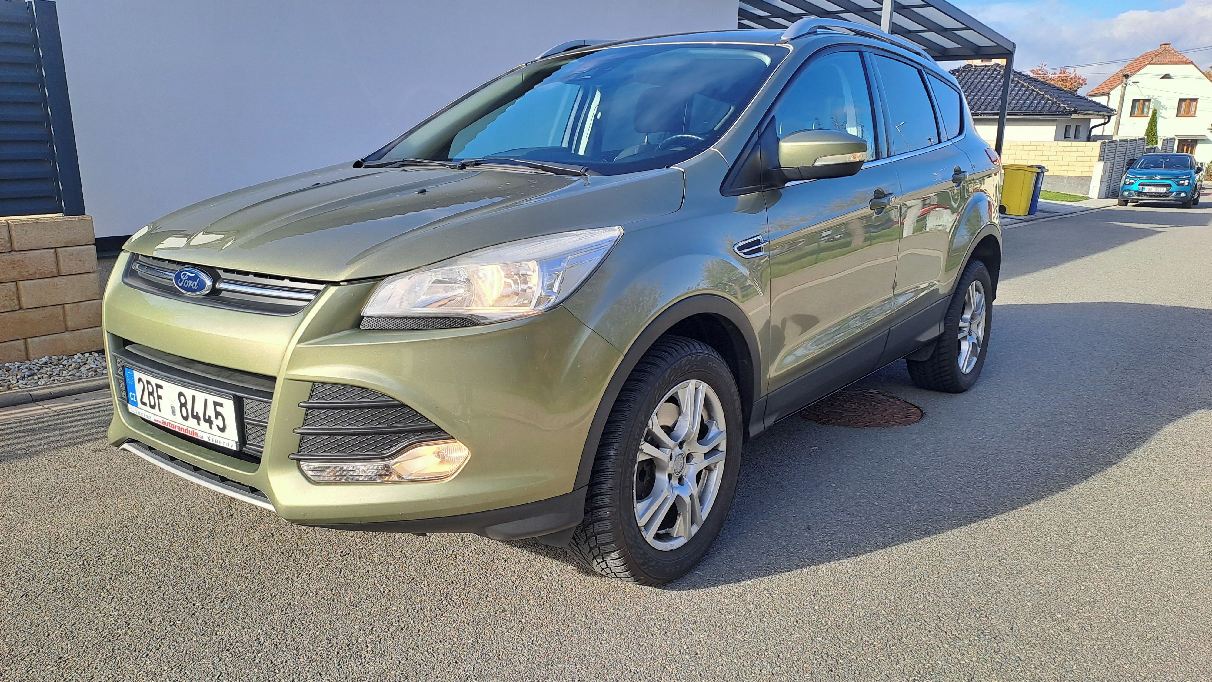 Ford Kuga, TOP STAV!SERVISKA,4X4,TITANIUM - fotka 2