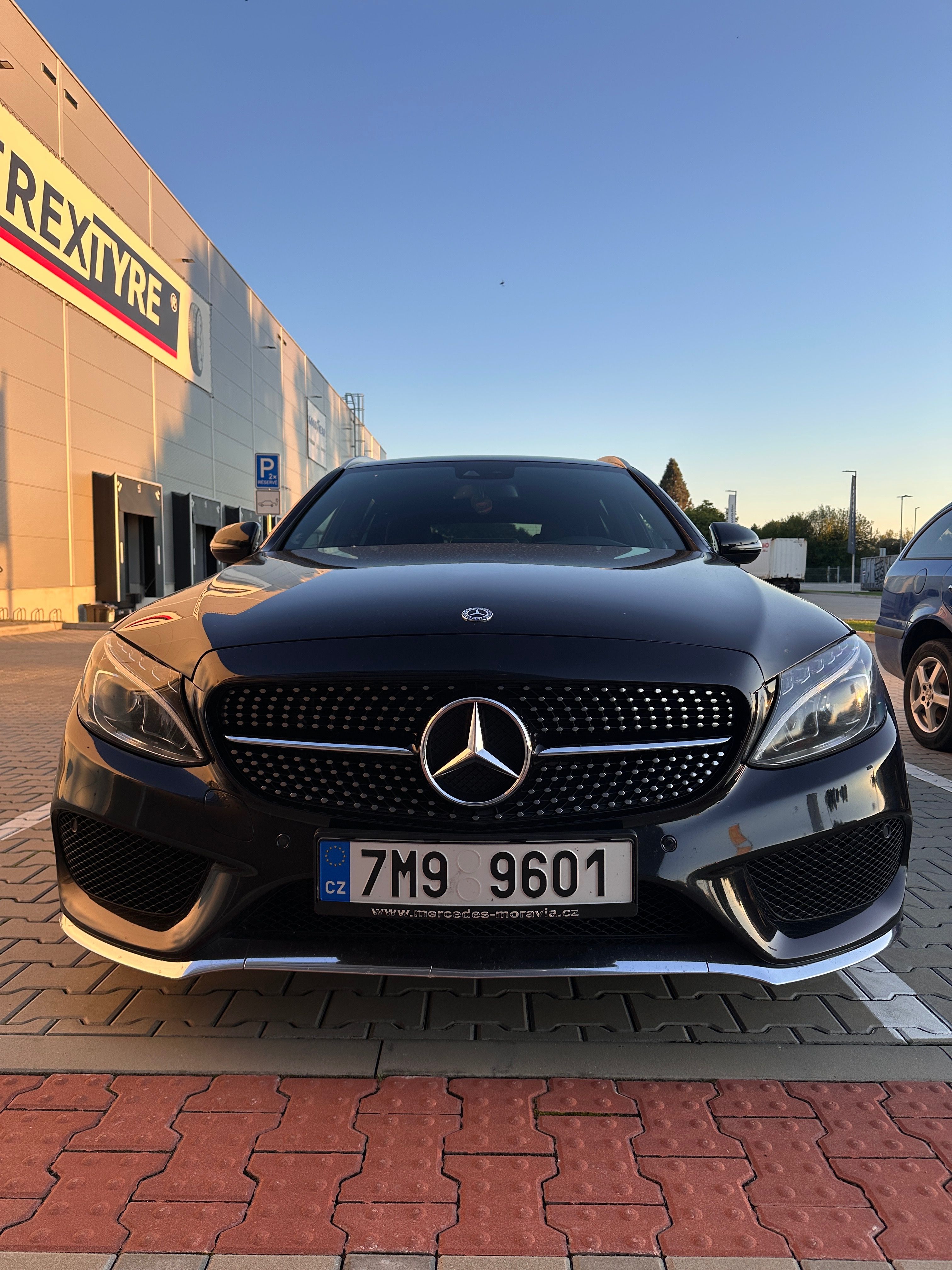 Mercedes-Benz Třídy C, Mercedes Benz W205 C220 9g