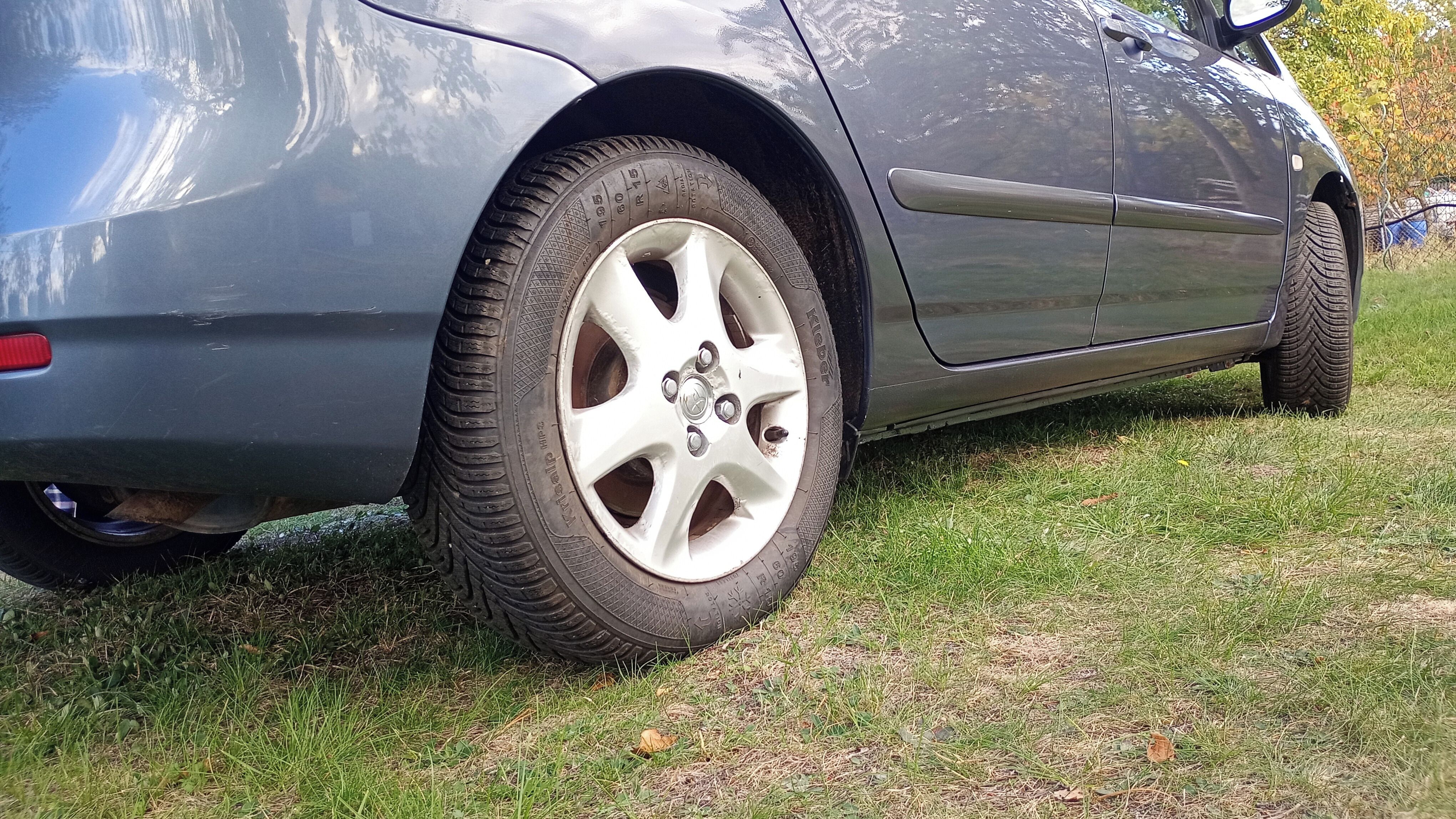 Toyota Corolla Verso, praktické a bez koroze - fotka 5