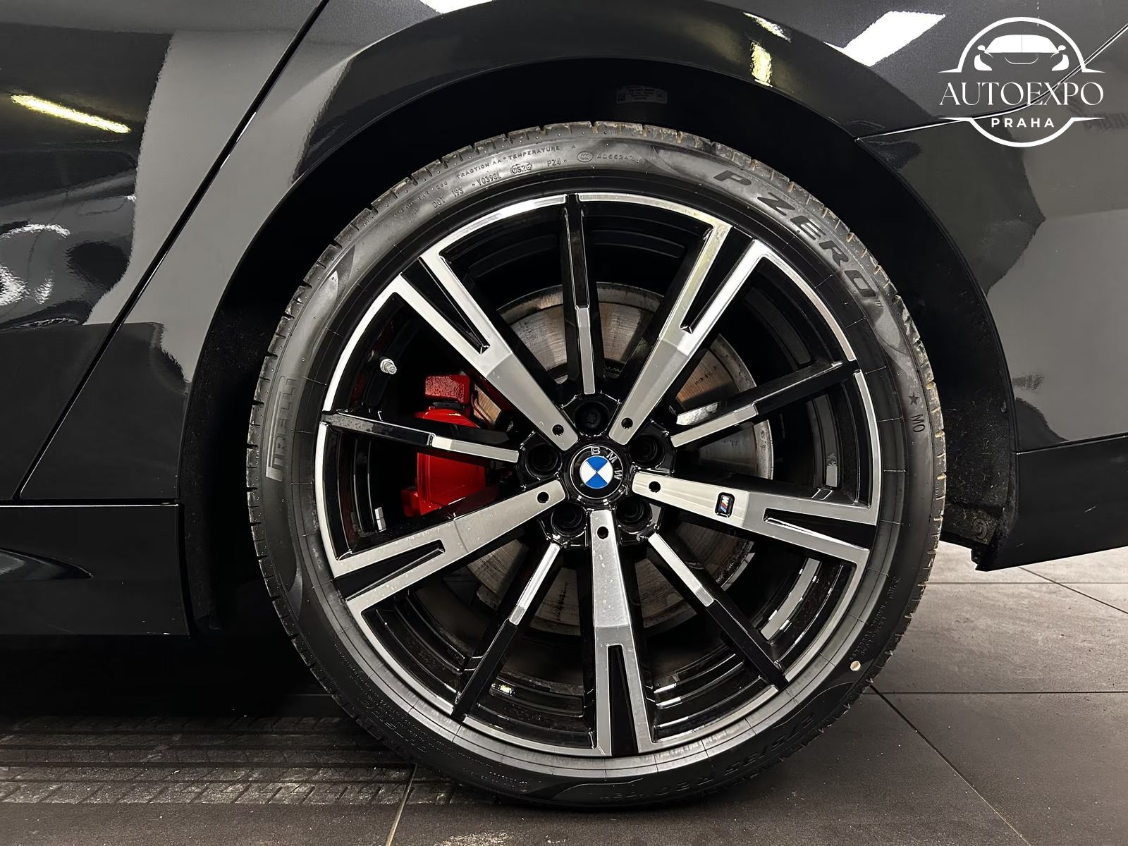 BMW Řada 5, e xDrive Limousine - fotka 6