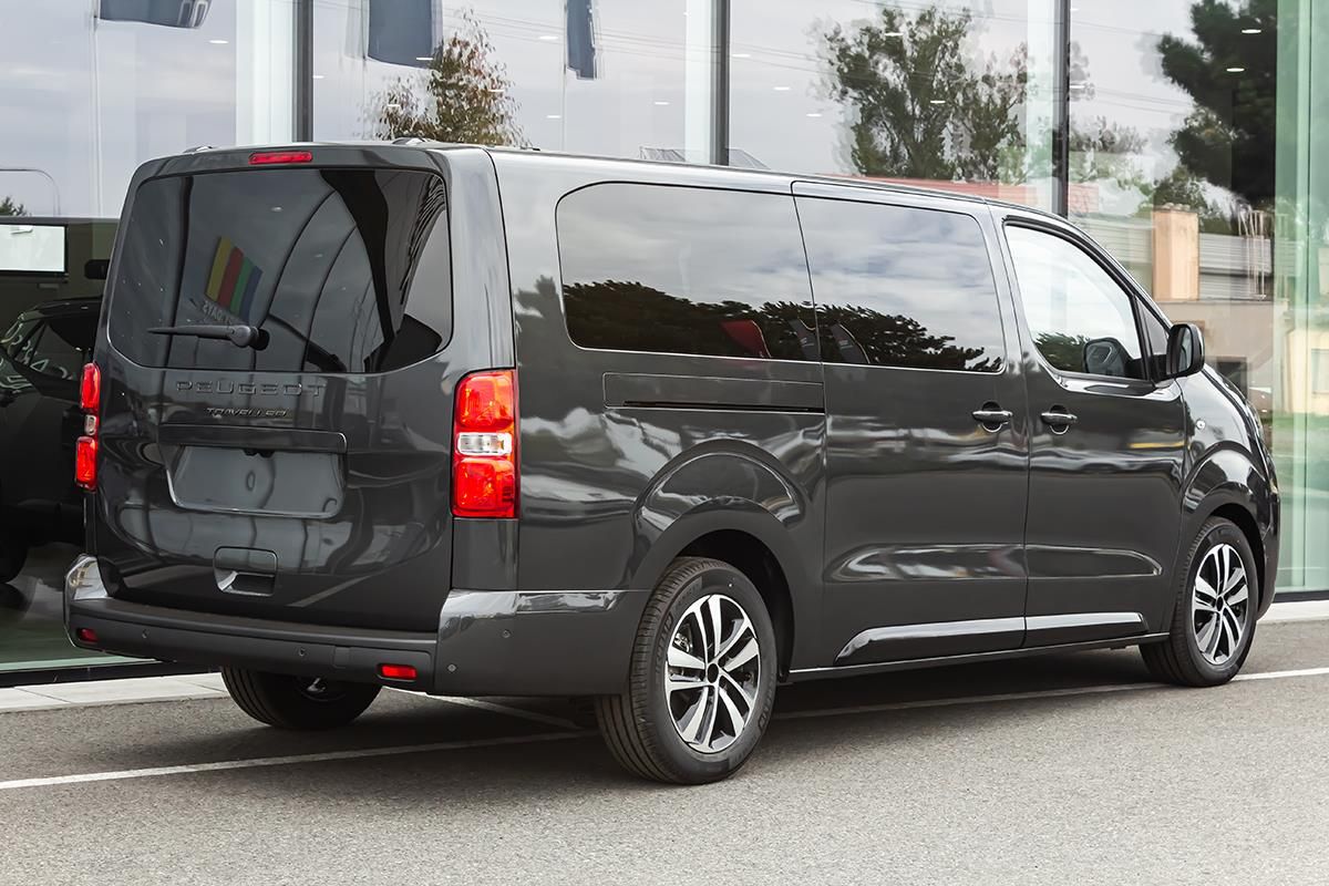 Peugeot Traveller, 2,2 Allure BlueHDi Long 180 S& - fotka 5